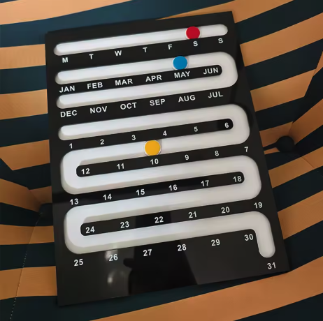 Urbanista® Sliding Perpetual Creative Calendar