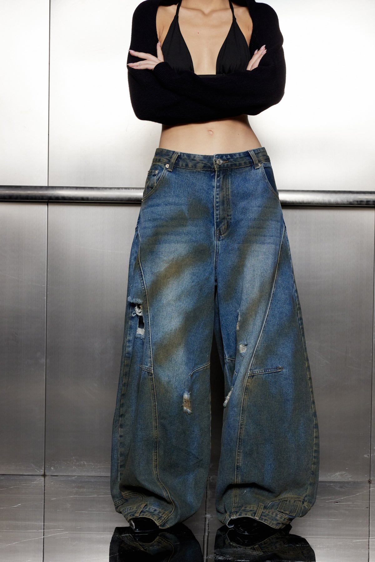 Aire Deconstruct Torn Barrel Jeans