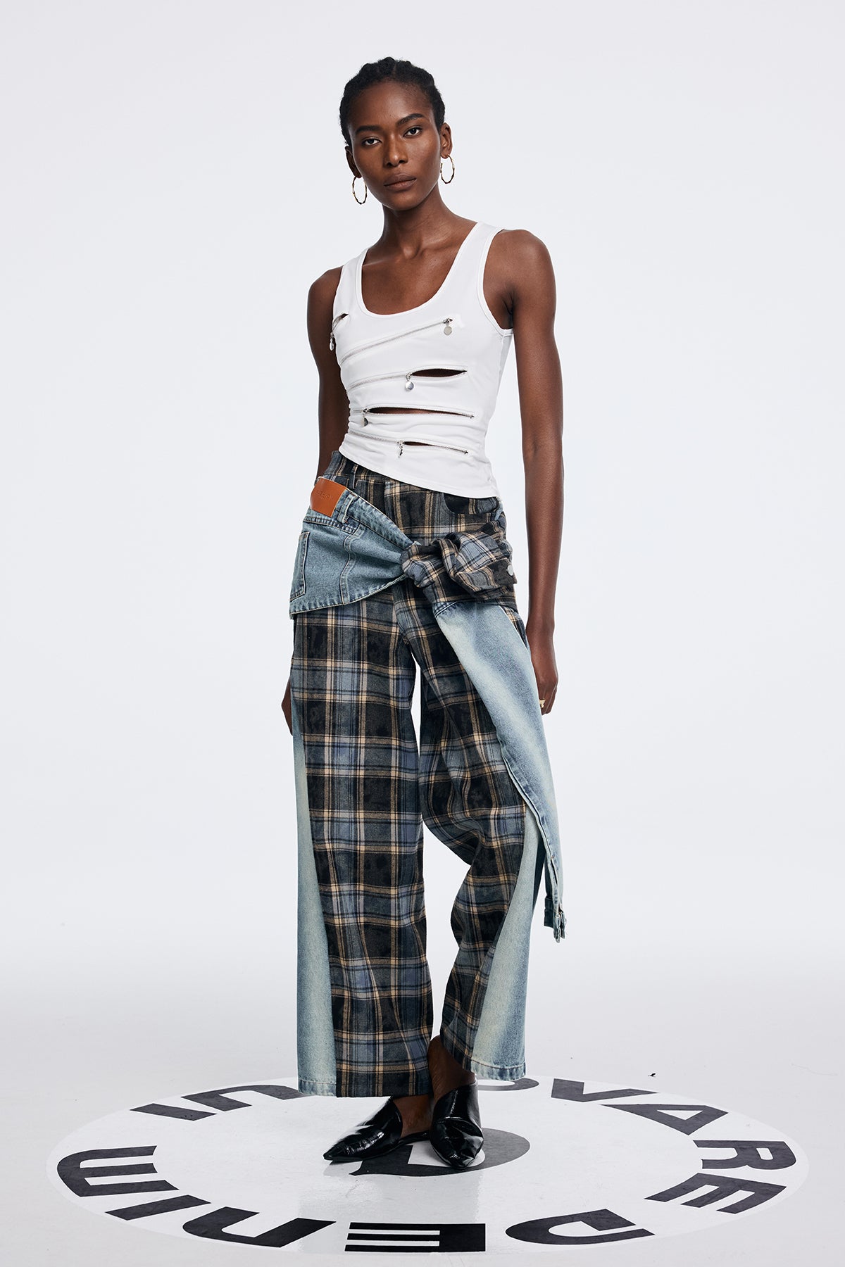 Alessa Grid Removable Asymmetric Jeans