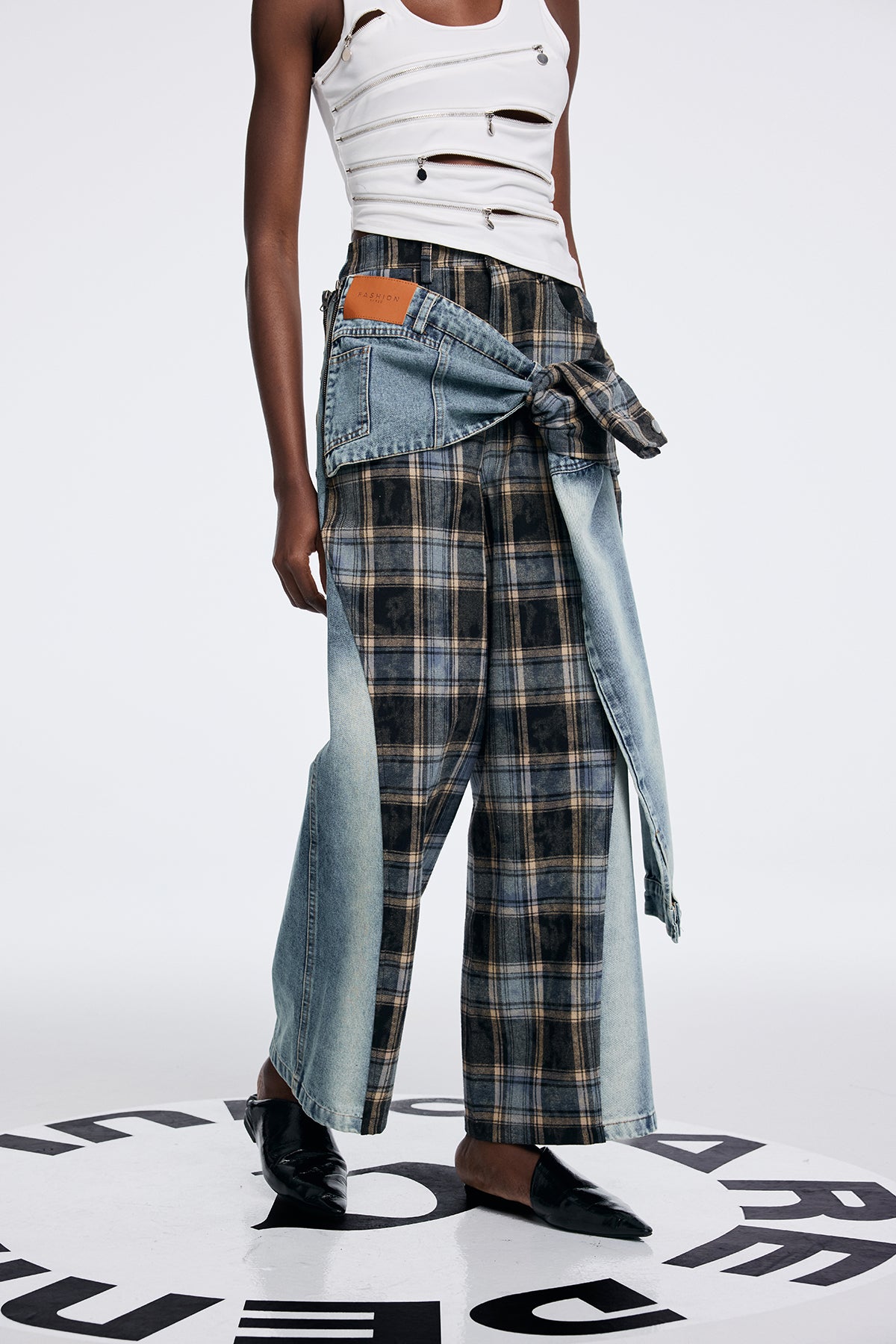 Alessa Grid Removable Asymmetric Jeans