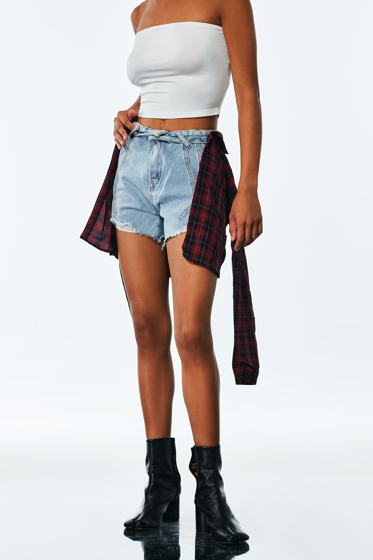 Amand Deconstruct Grid Short Jeans In Red