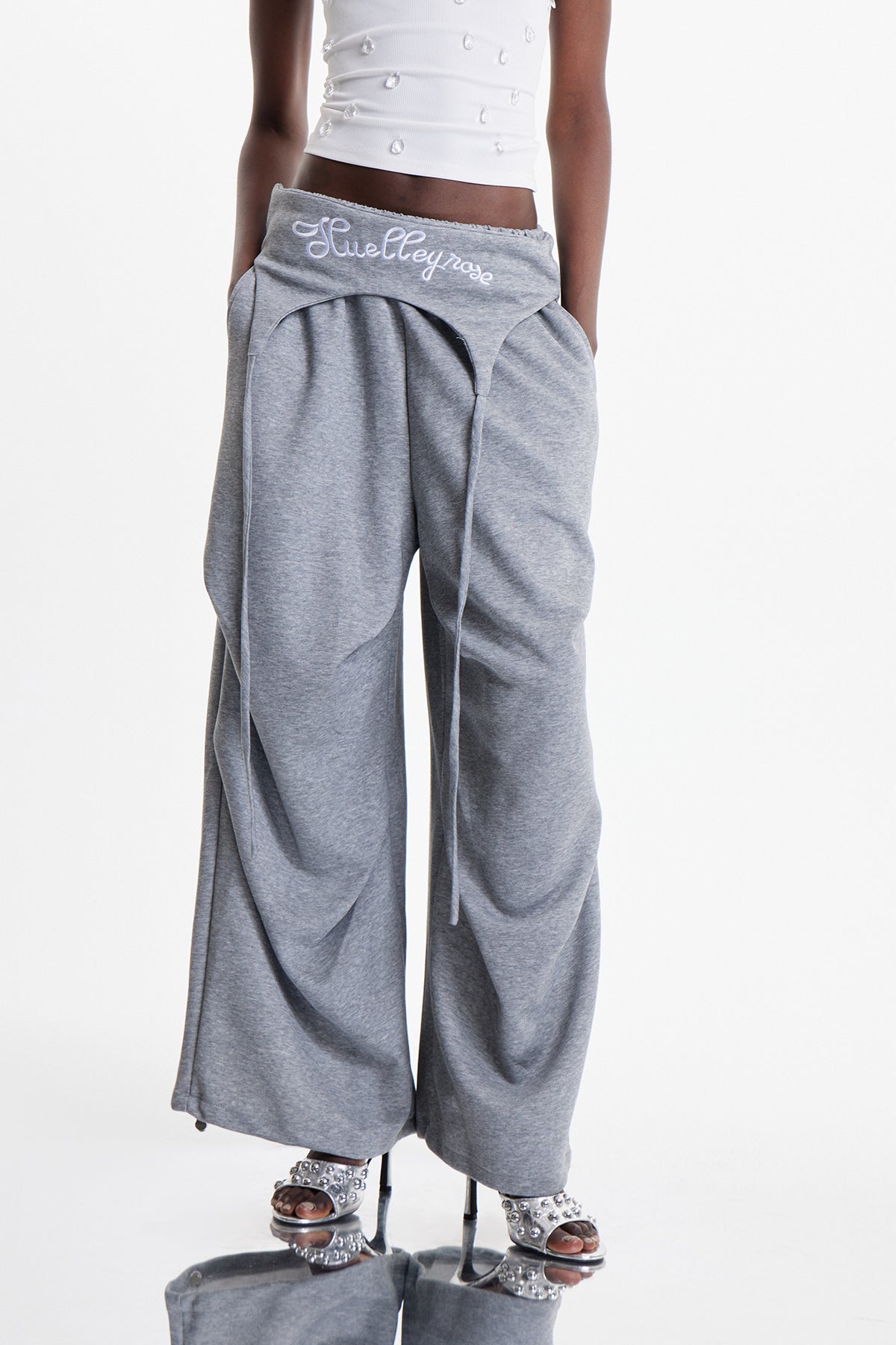 Anouk Print Wide Leg Pants In Grey