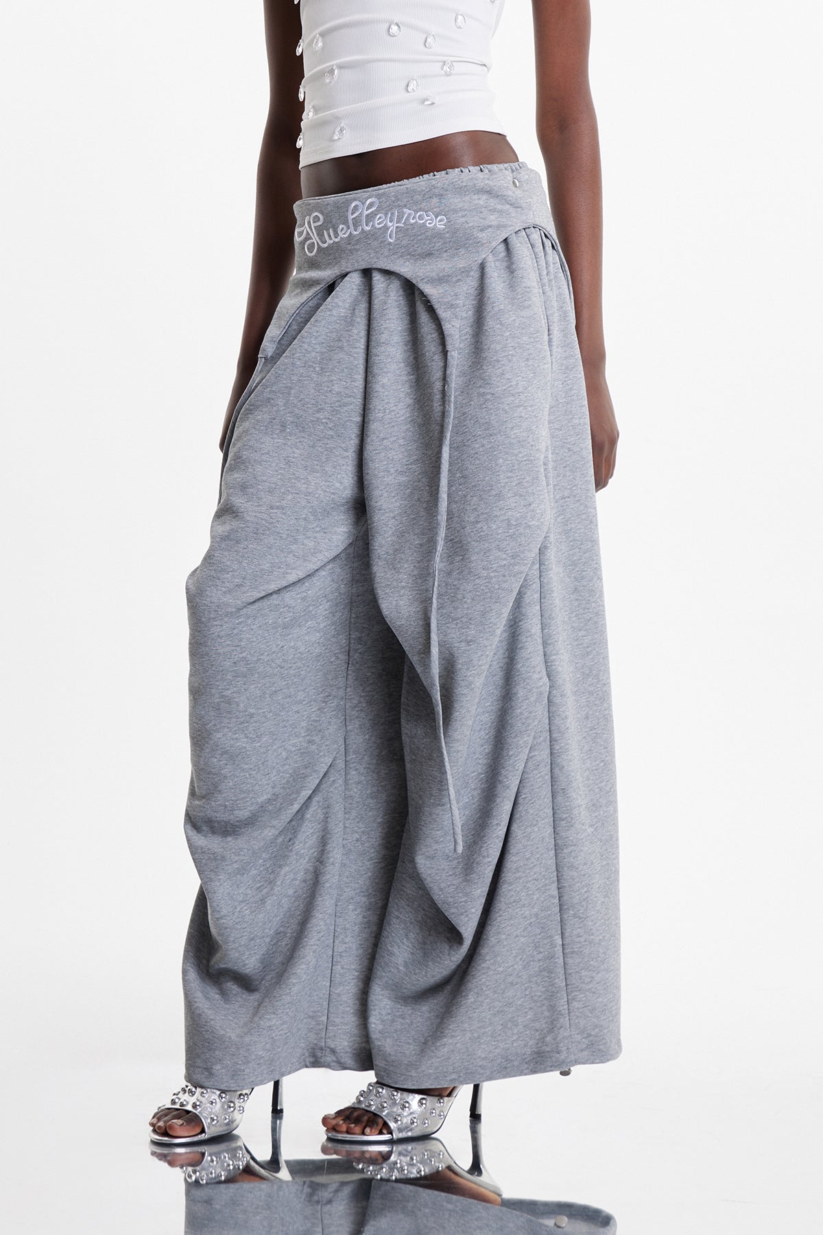 Anouk Print Wide Leg Pants In Grey