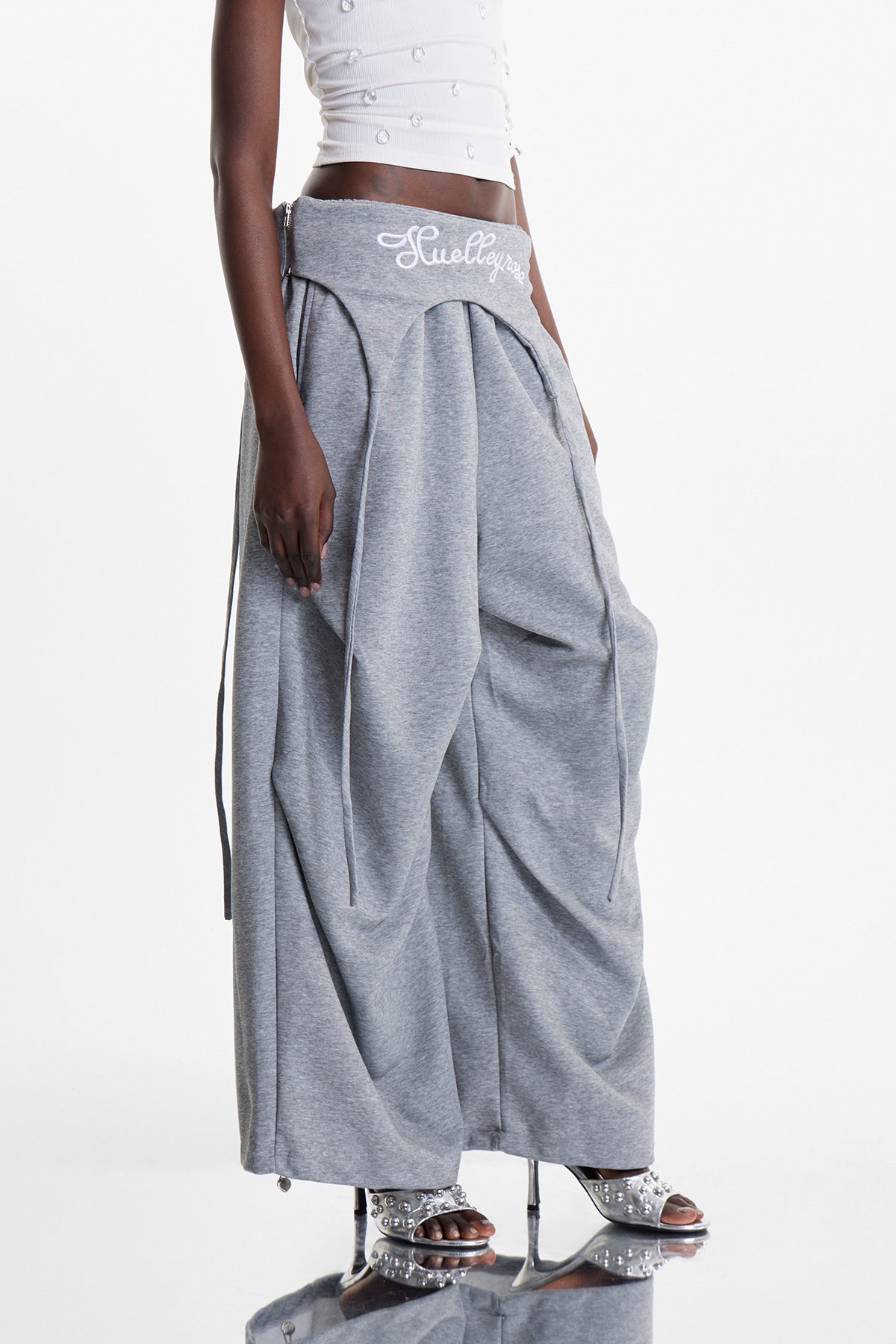 Anouk Print Wide Leg Pants In Grey