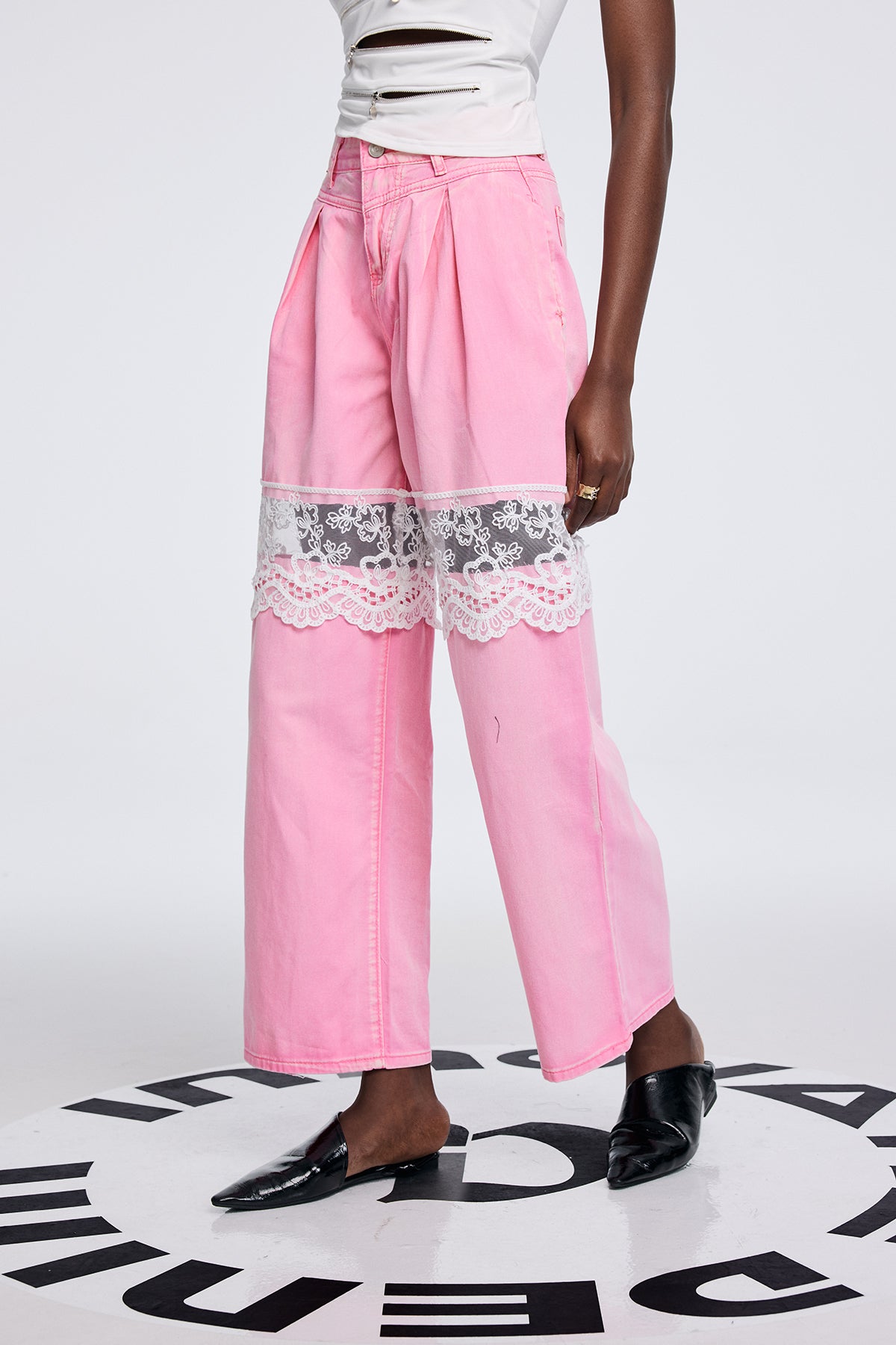Apocatequil Lace Deconstruct Cutout Jeans In Pink