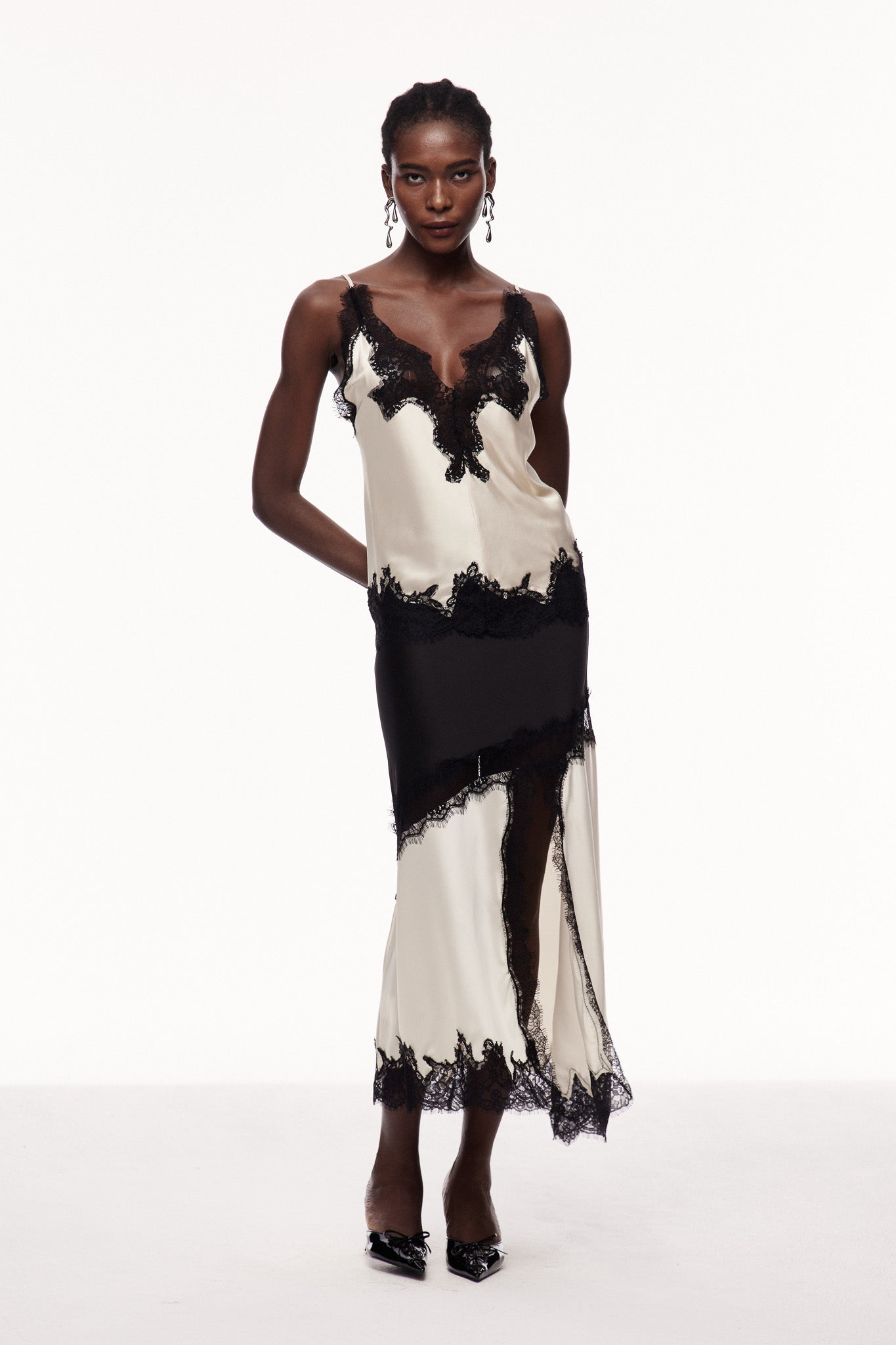 Bess Lace Satin Top In Apricot