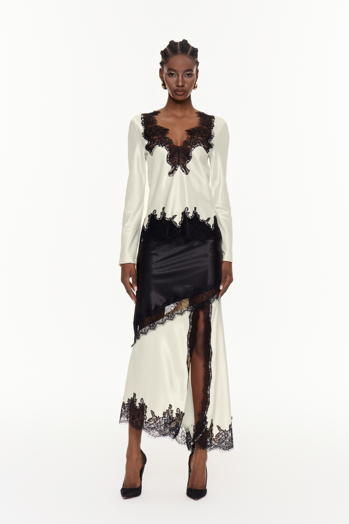 Bess Plunge Split Lace Skirt Set In Beige