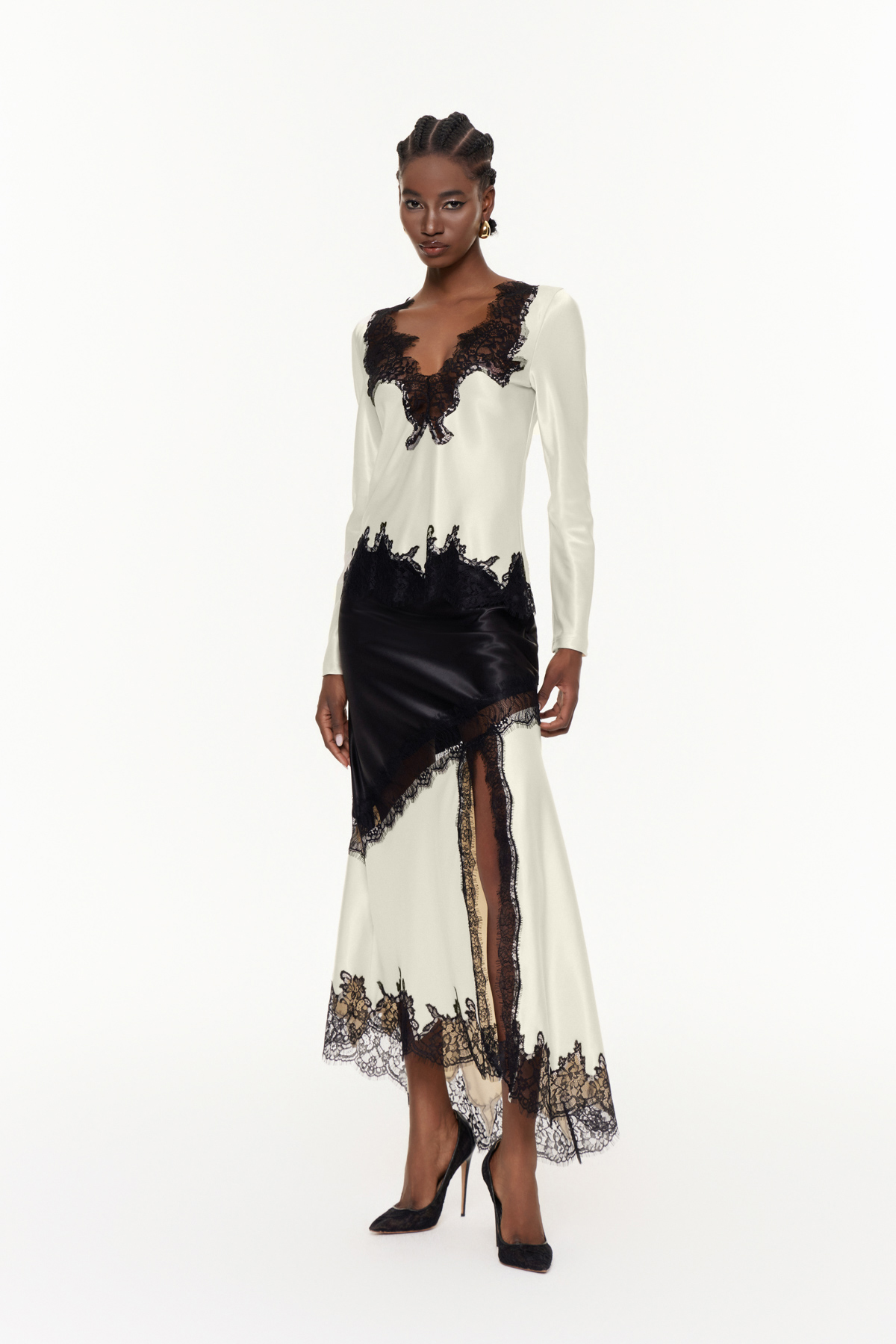 Bess Plunge Split Lace Skirt Set In Beige