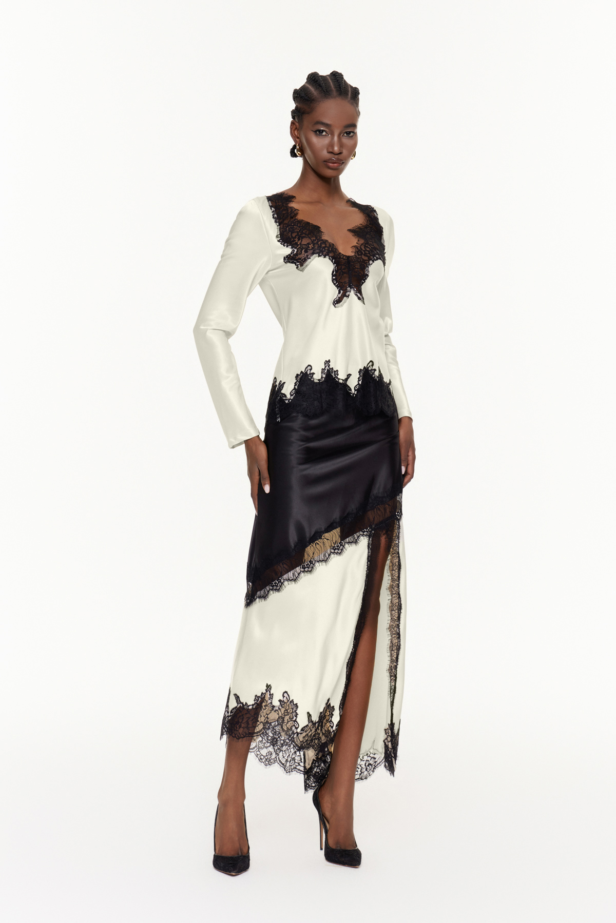 Bess Plunge Split Lace Skirt Set In Beige