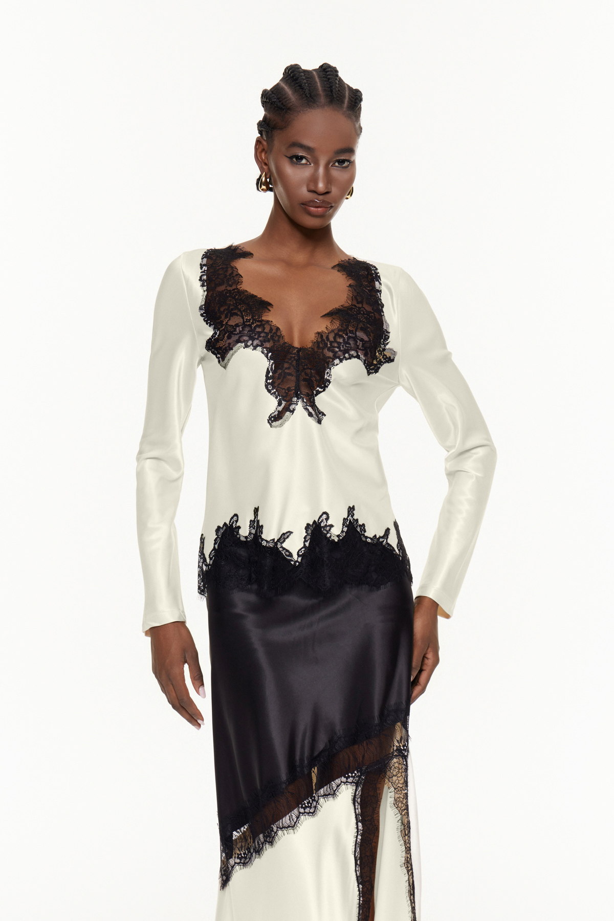 Bess Plunge Split Lace Skirt Set In Beige