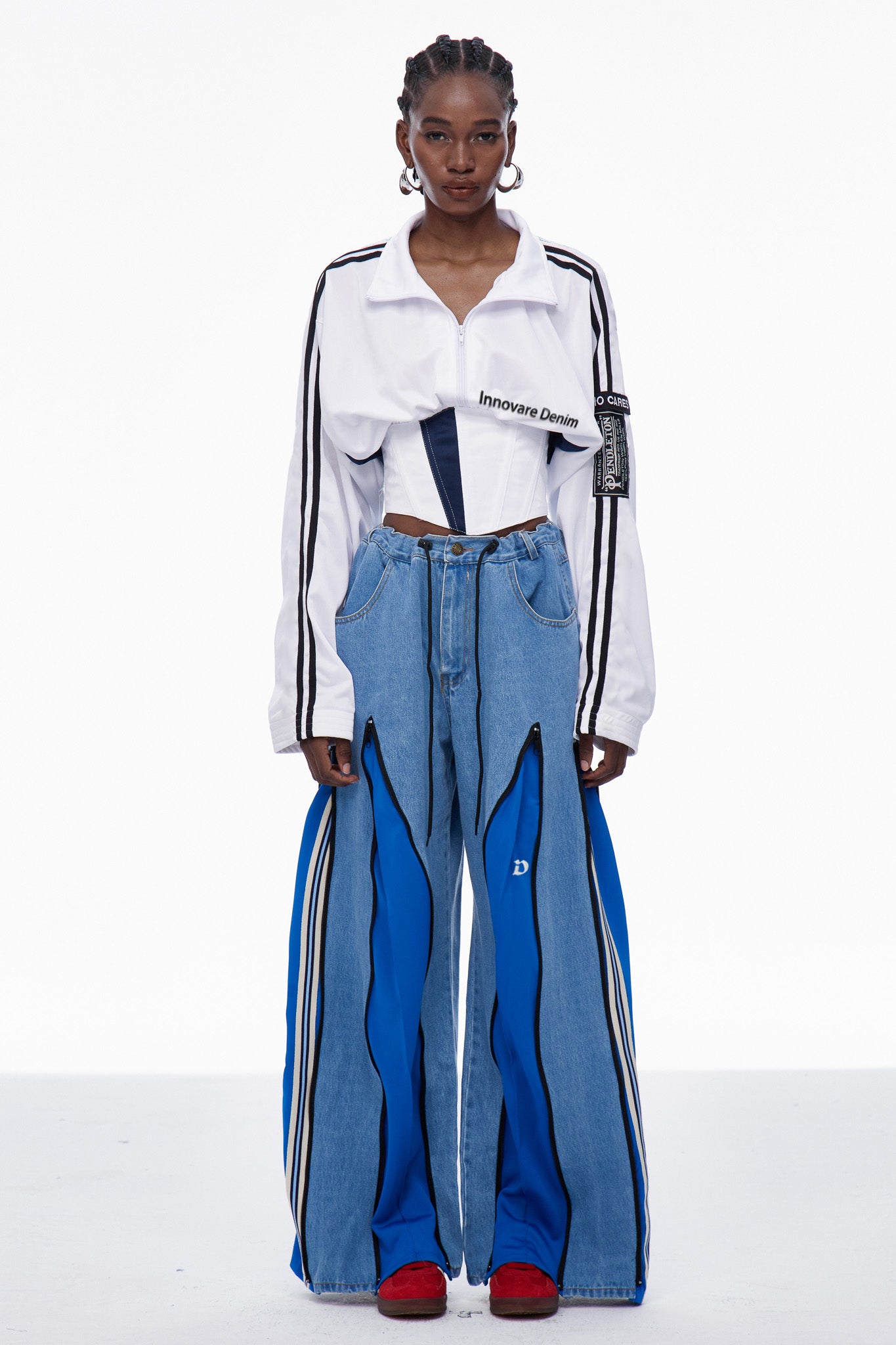Edelmira Deconstruct Barrel Jeans In Blue – Innovare Denim