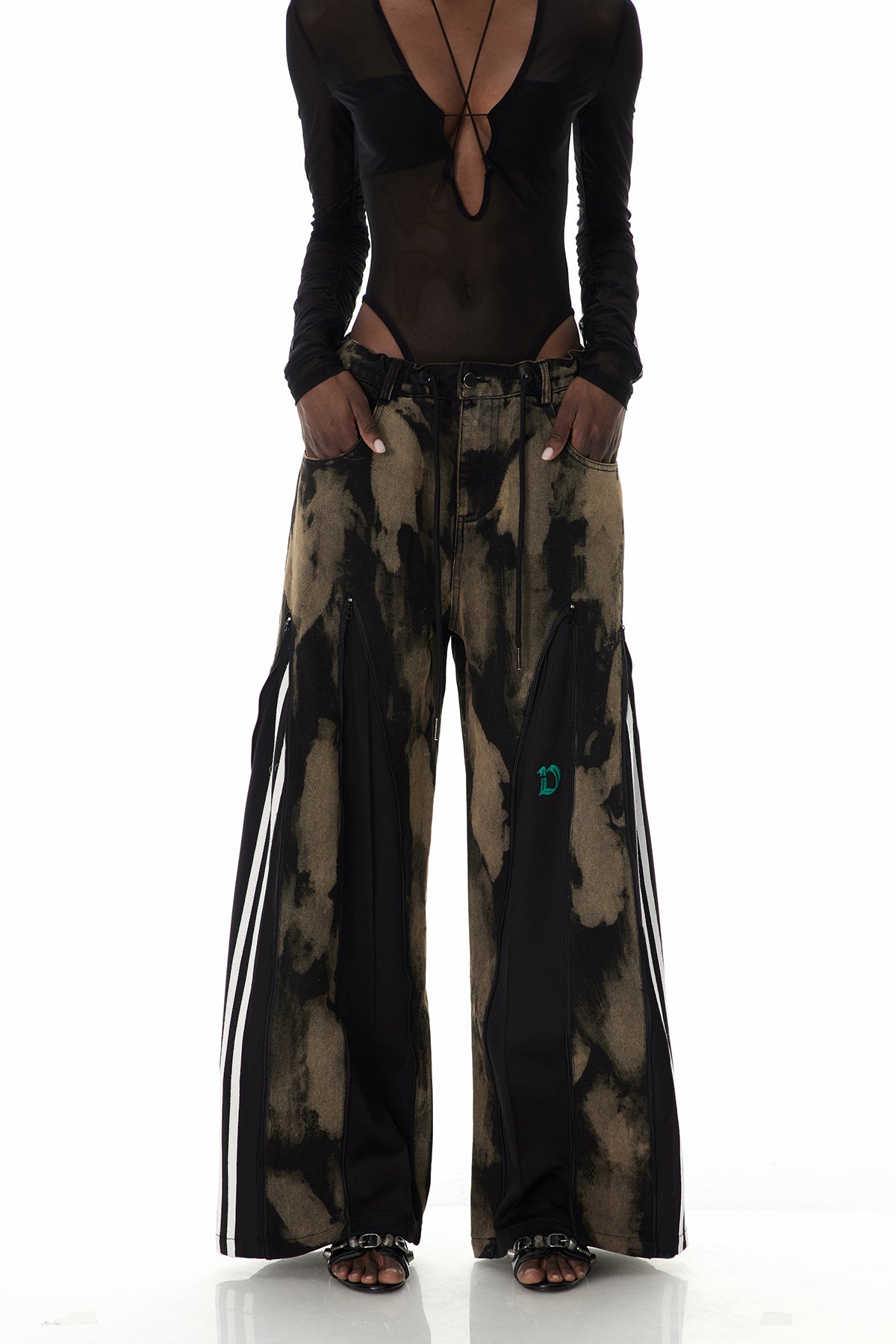 Caprina Zipper Tie Dye Jeans In Black