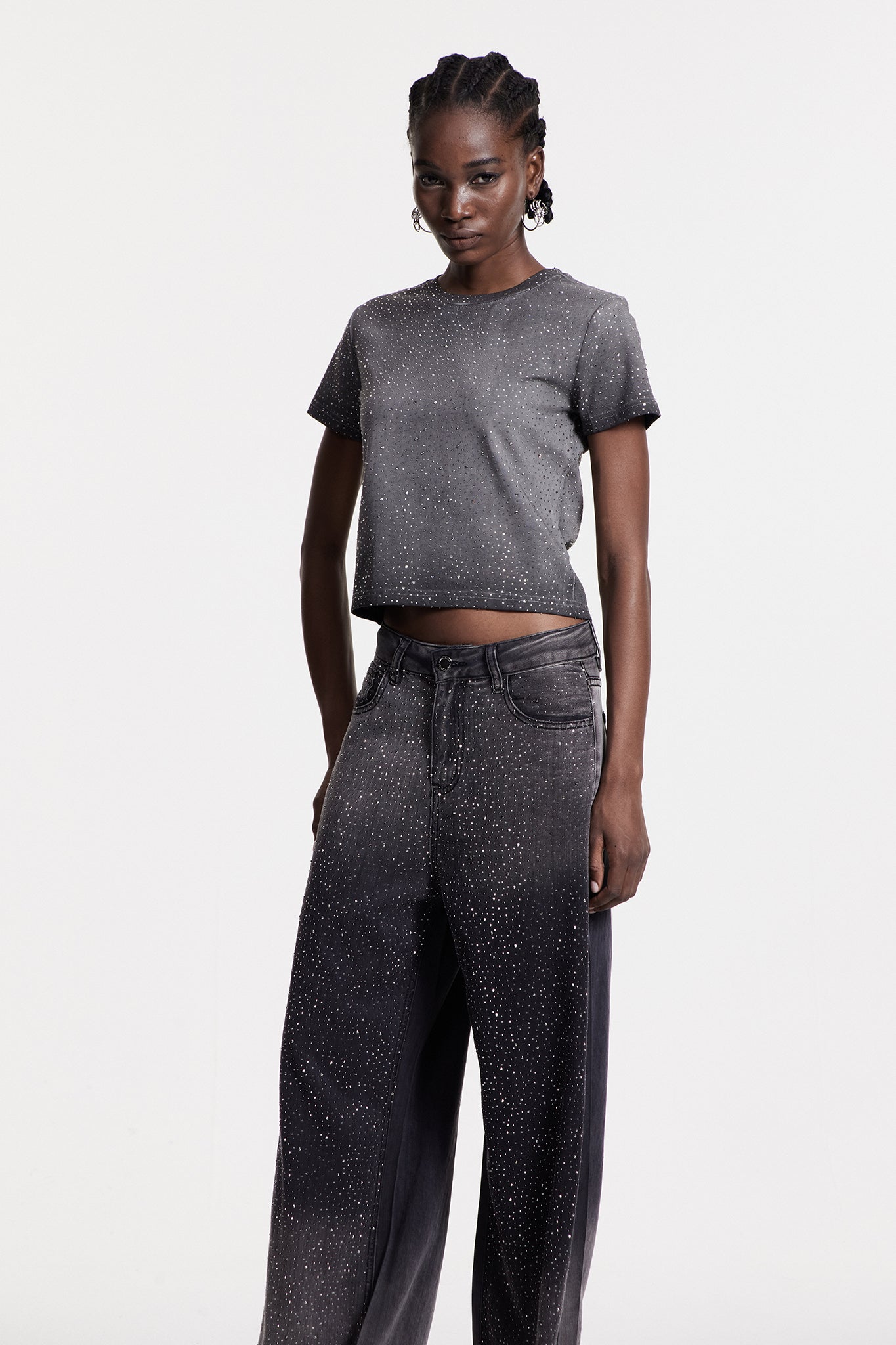 Chobin Rhinestone T Shirt In Grey