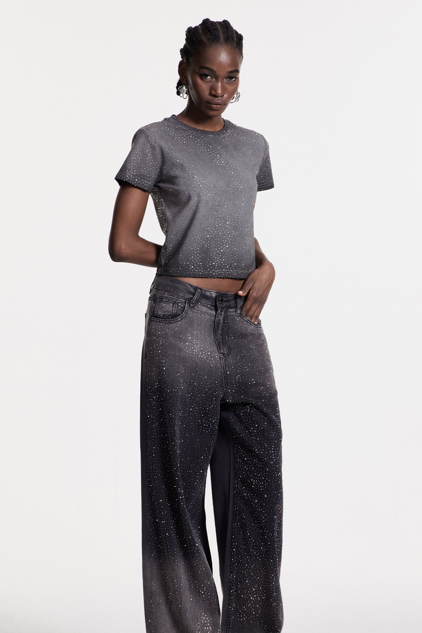 Chobin Rhinestone T Shirt In Grey