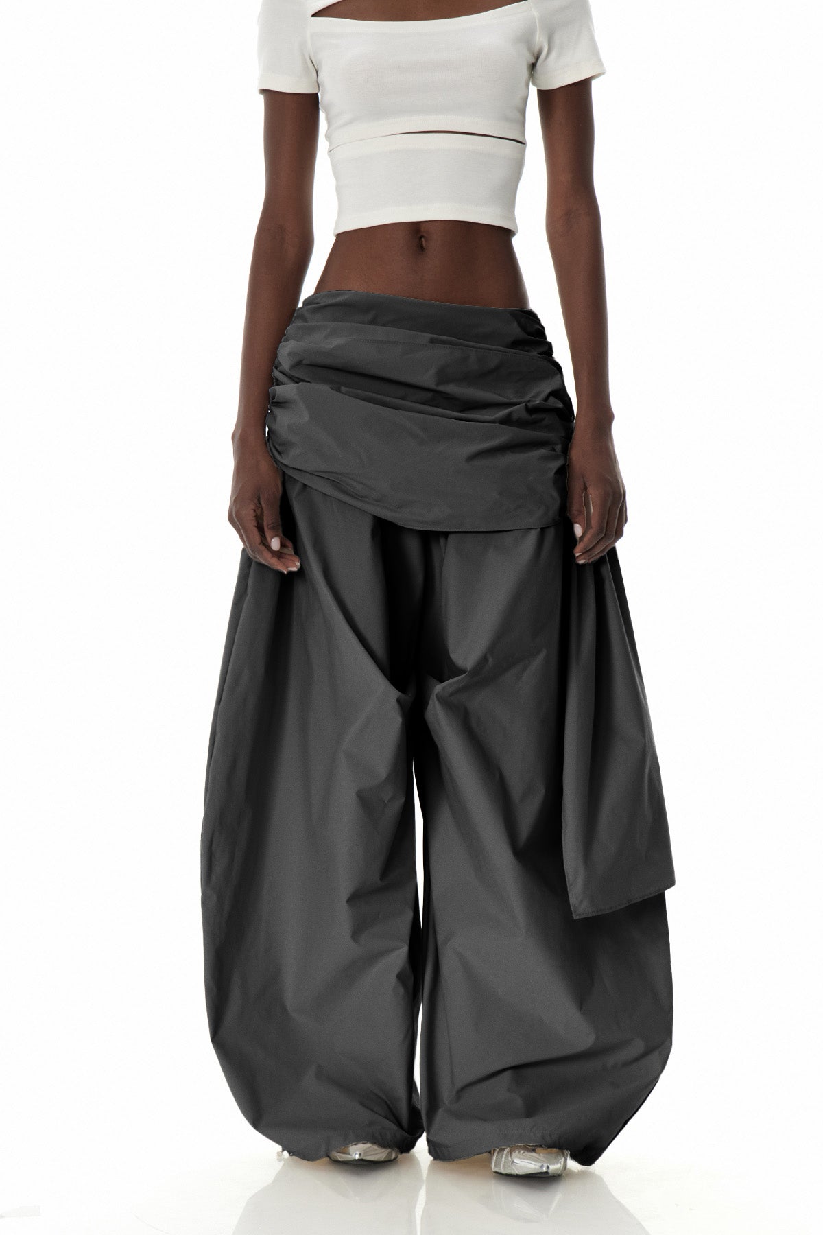 Creiddylad Ruch Drawstring Barrel Pants In Black – Innovare Denim