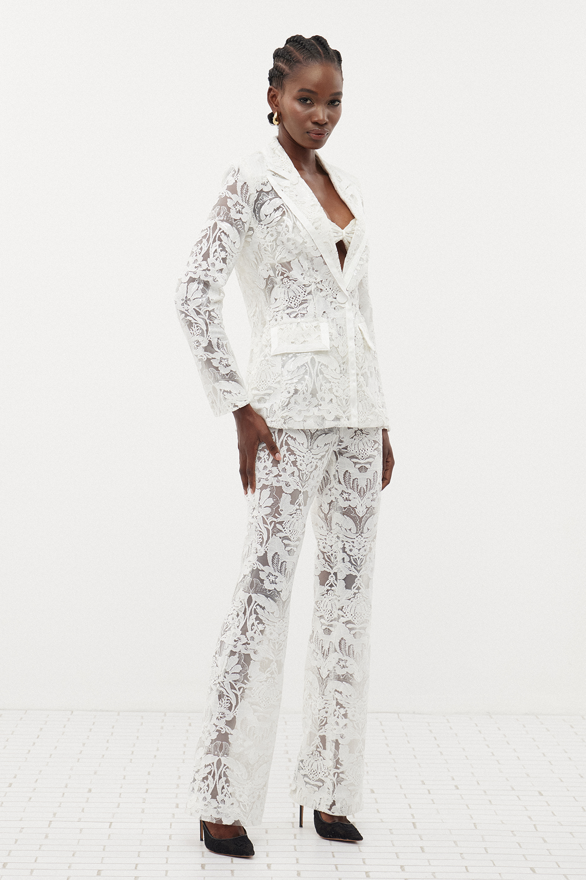 Djehutimose Embroidered Sequin Floral Pants Set In White