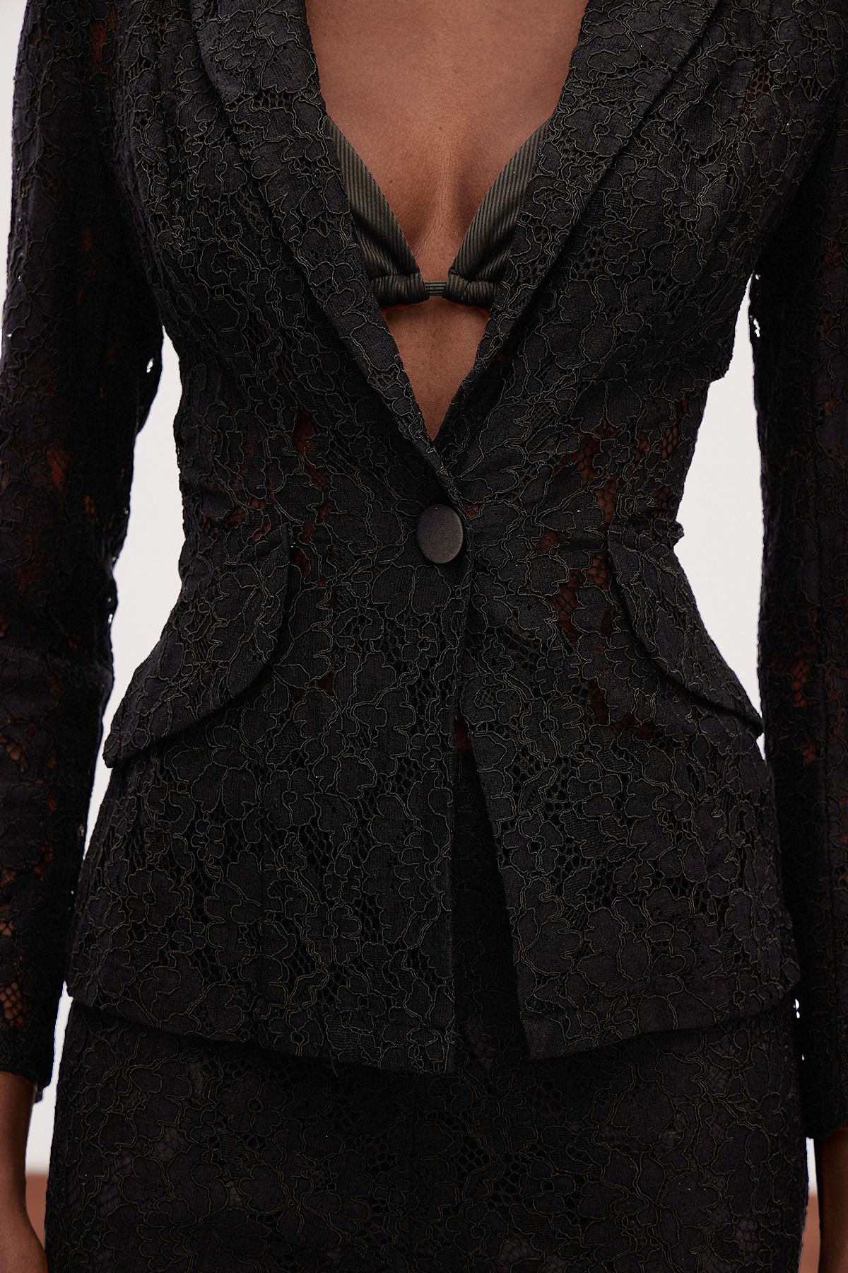 Djehutimose Floral Lace Pants Set