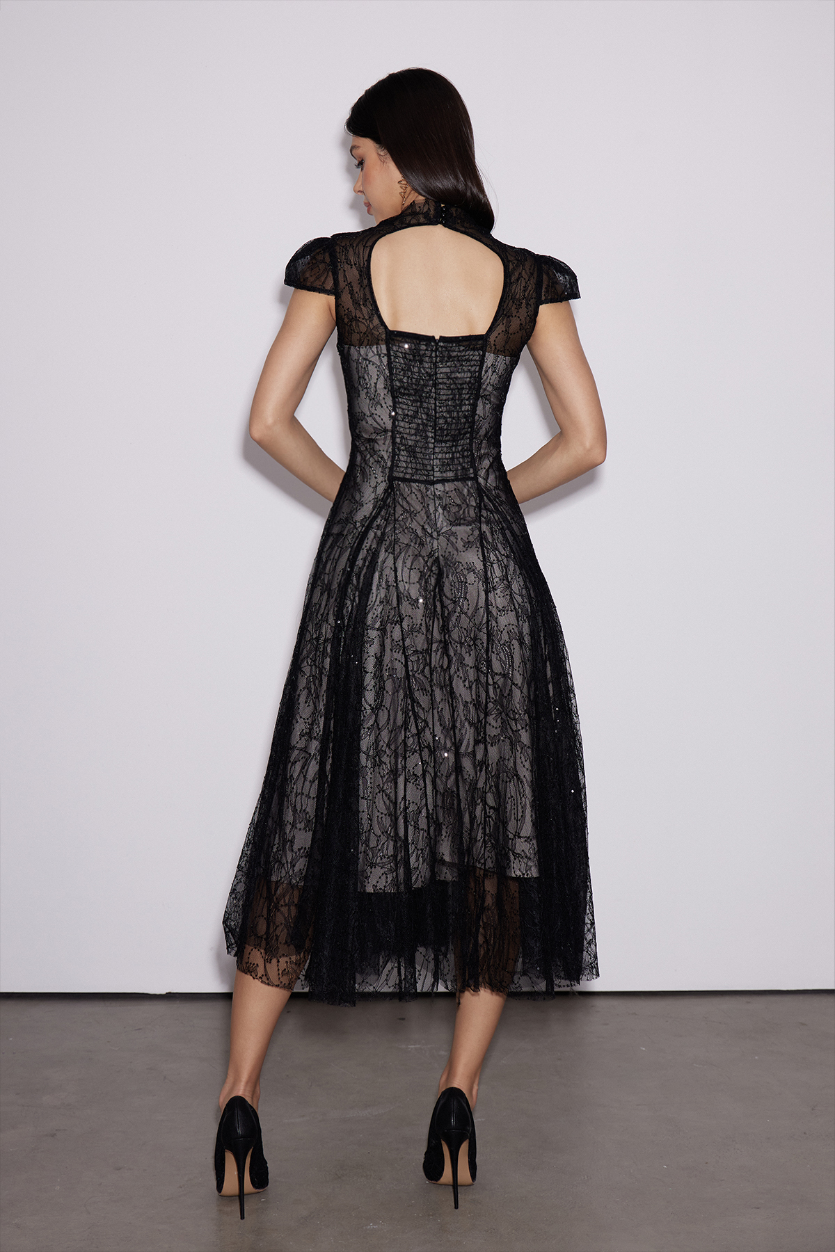 Dreda Backless Lace Maxi Dress In Black