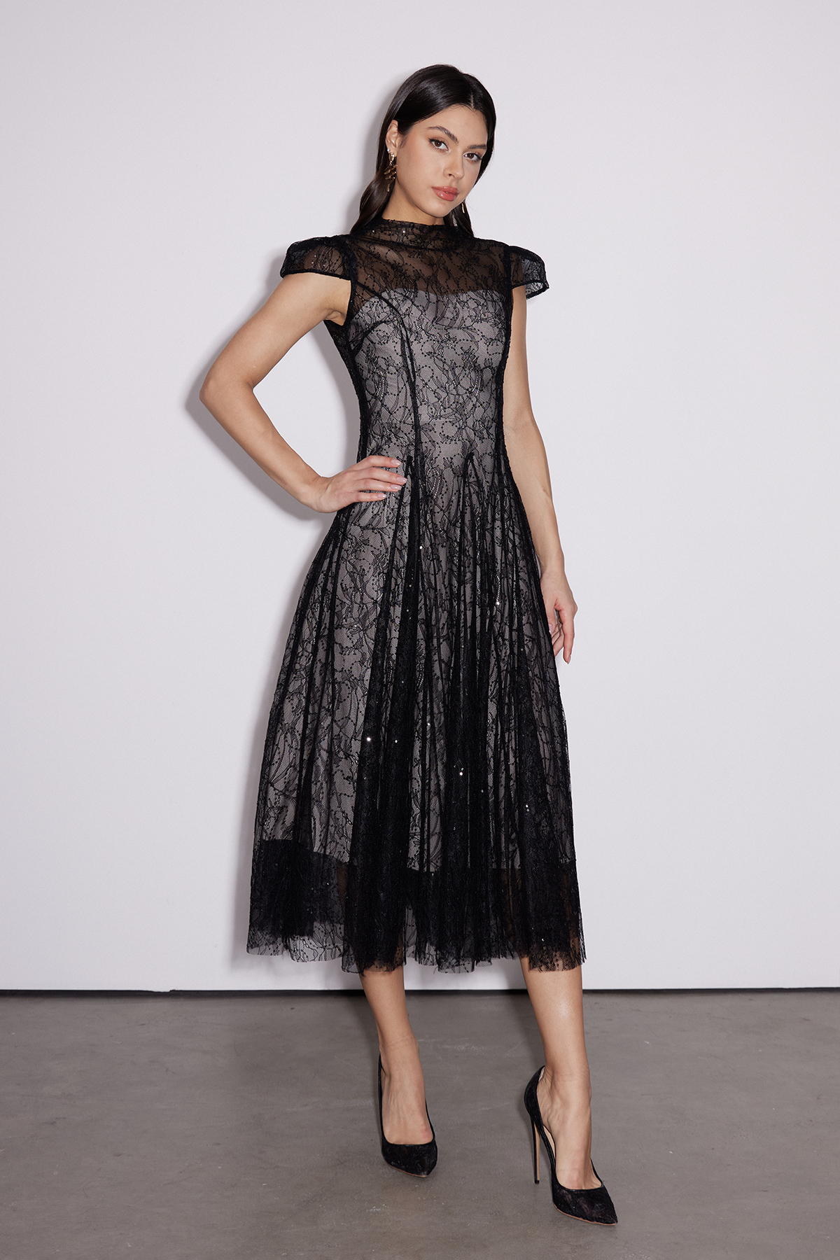 Dreda Backless Lace Maxi Dress In Black