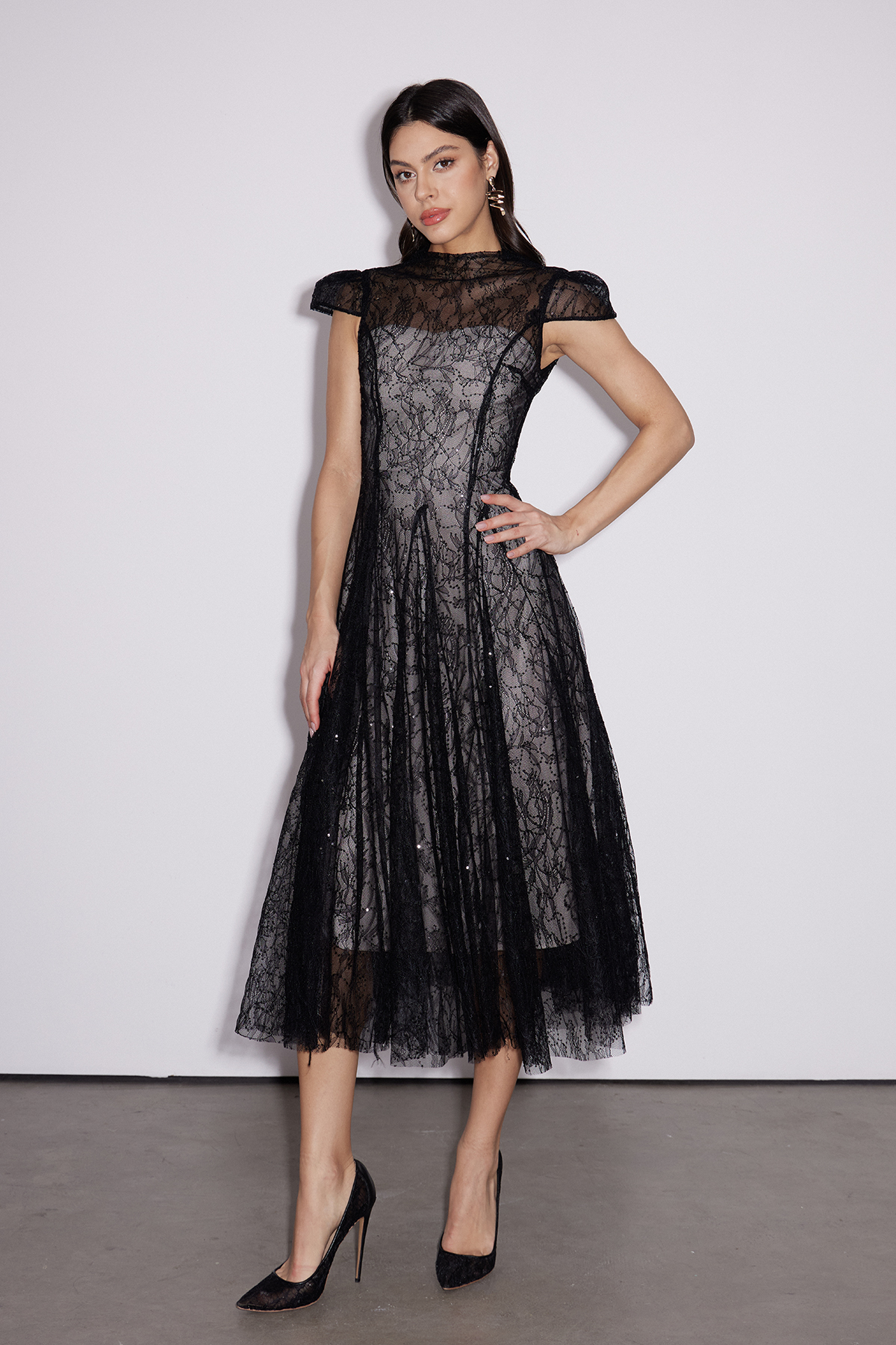 Dreda Backless Lace Maxi Dress In Black