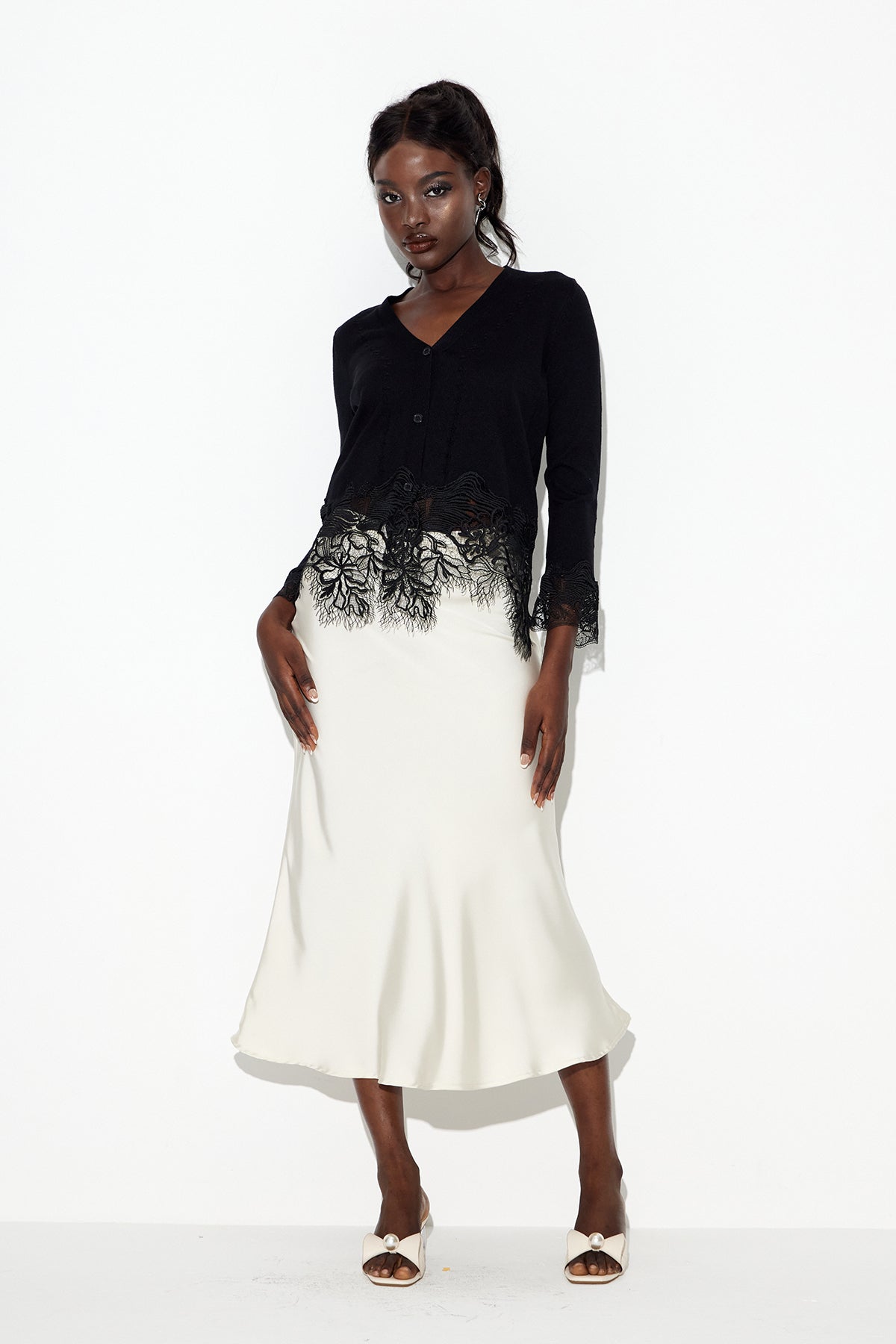 Eadred Lace Plunge Knit Top In Black