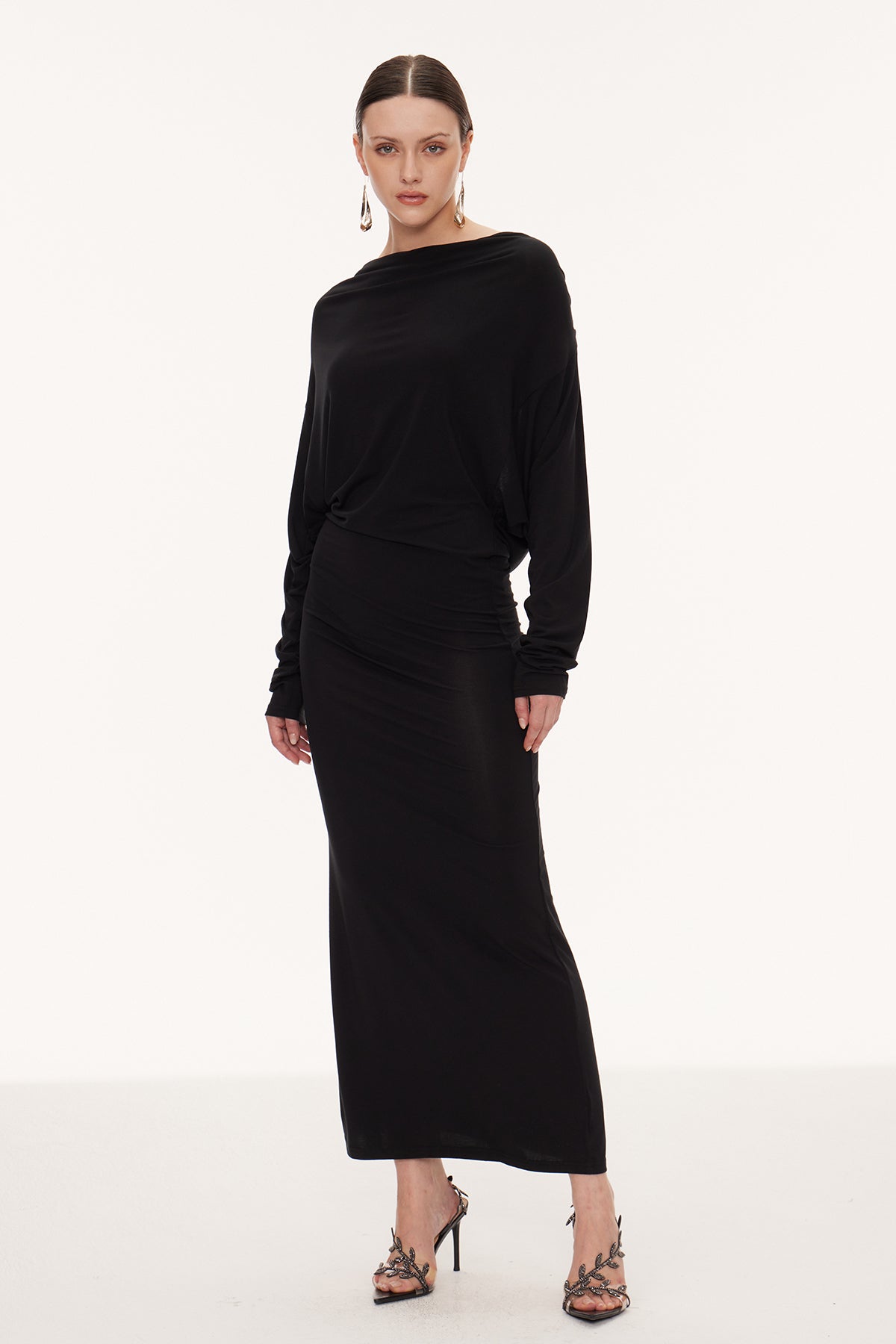 Ealasaid Backless Pearl Chain Maxi Dress