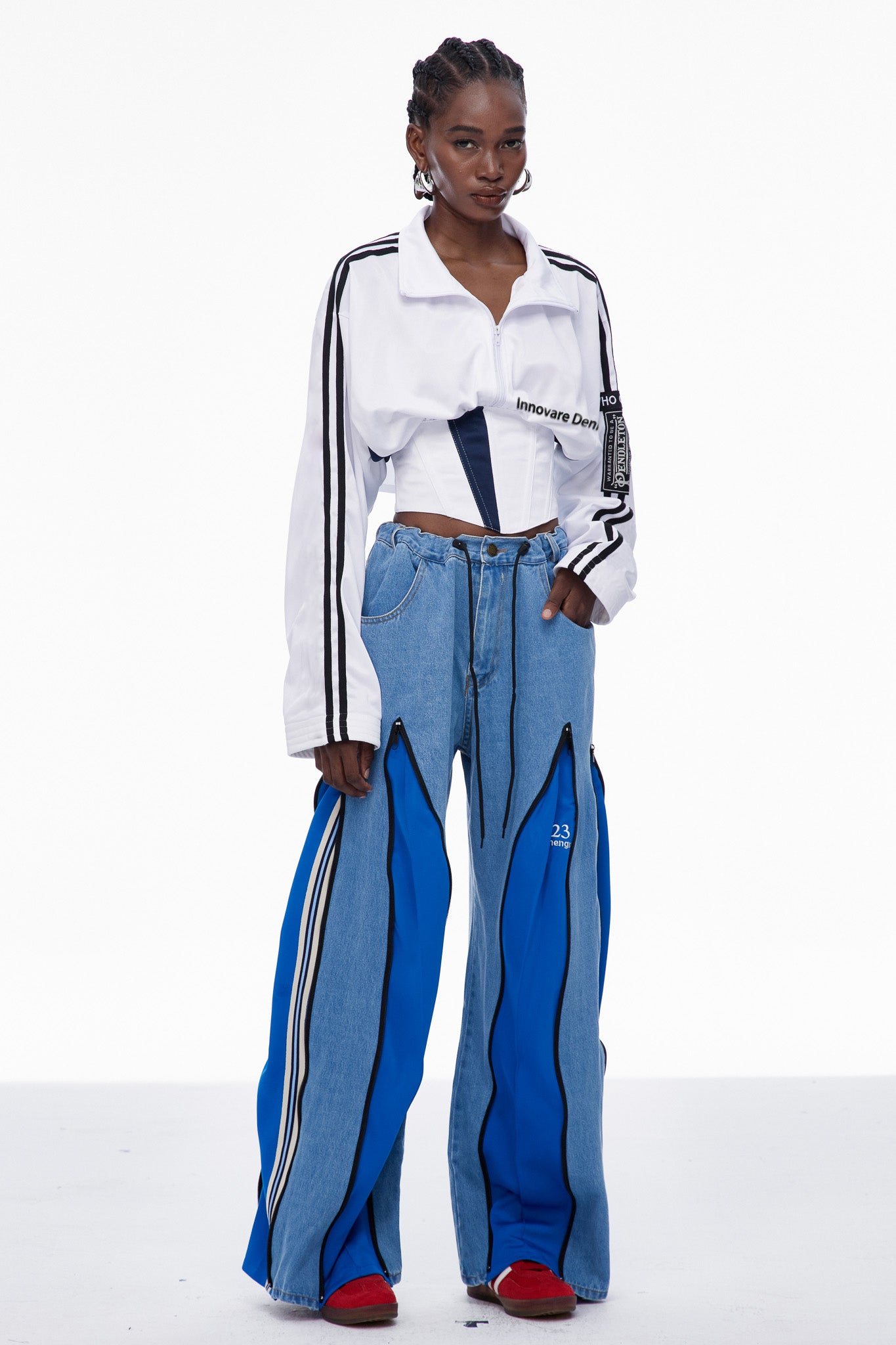 Edelgard Lace Up Corset Top In White – Innovare Denim