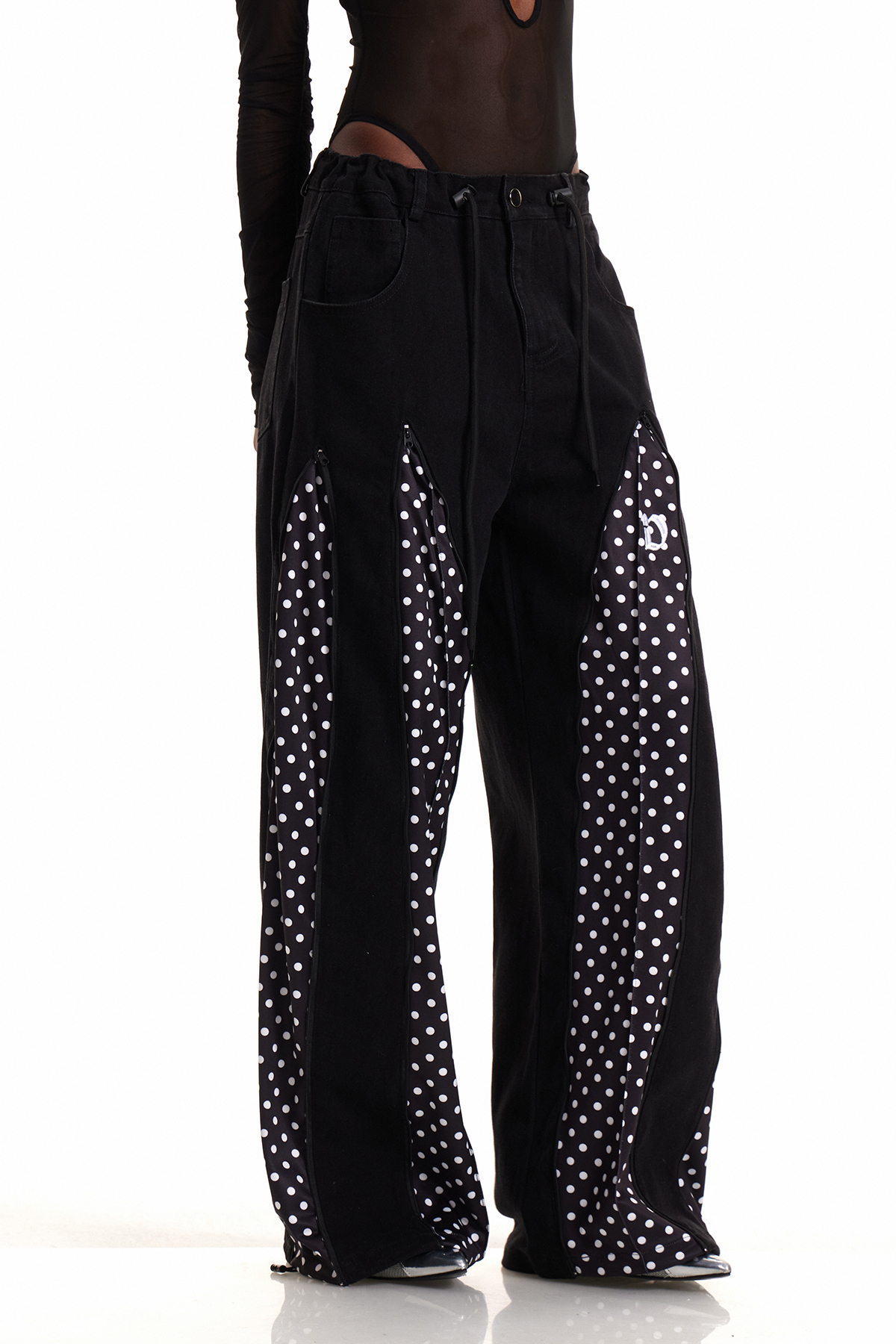 Edelmira Deconstruct Dot Barrel Jeans In Black