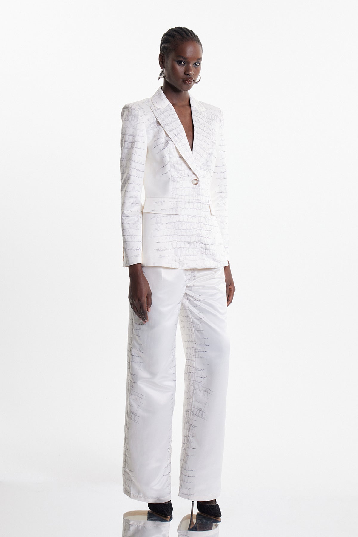 Ejiro Crocodile Print Pants Set