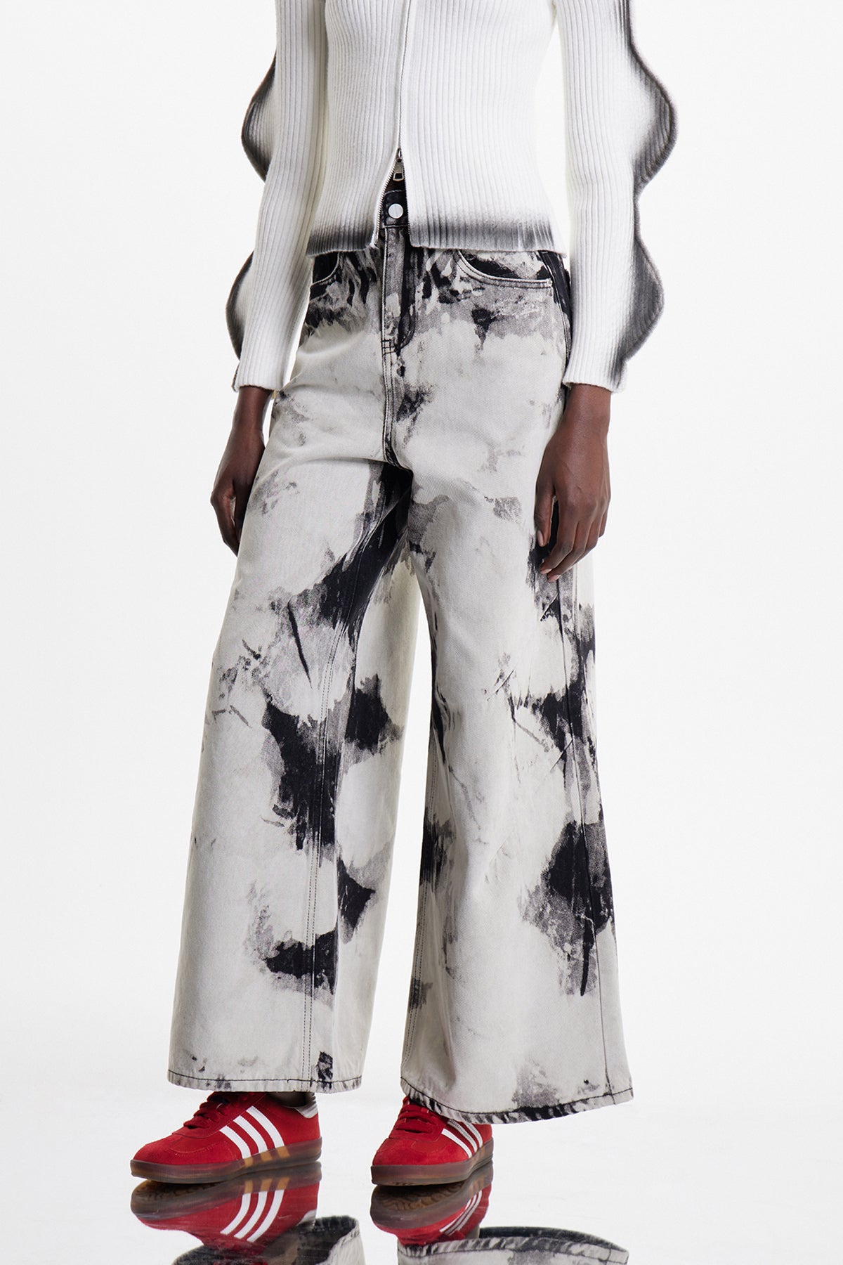 Ekain Bleached Wide Leg Jeans