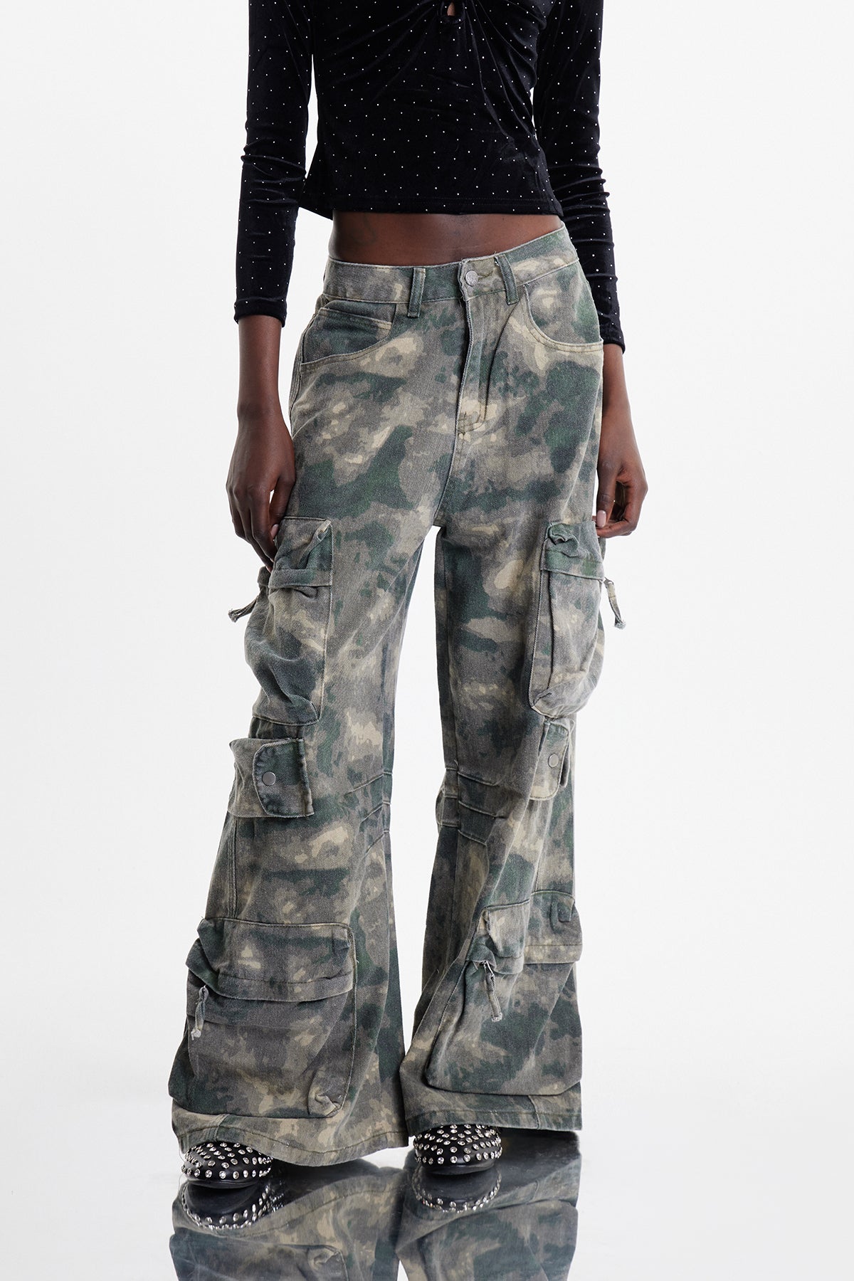 Elay Camouflage Print Cargo Jeans