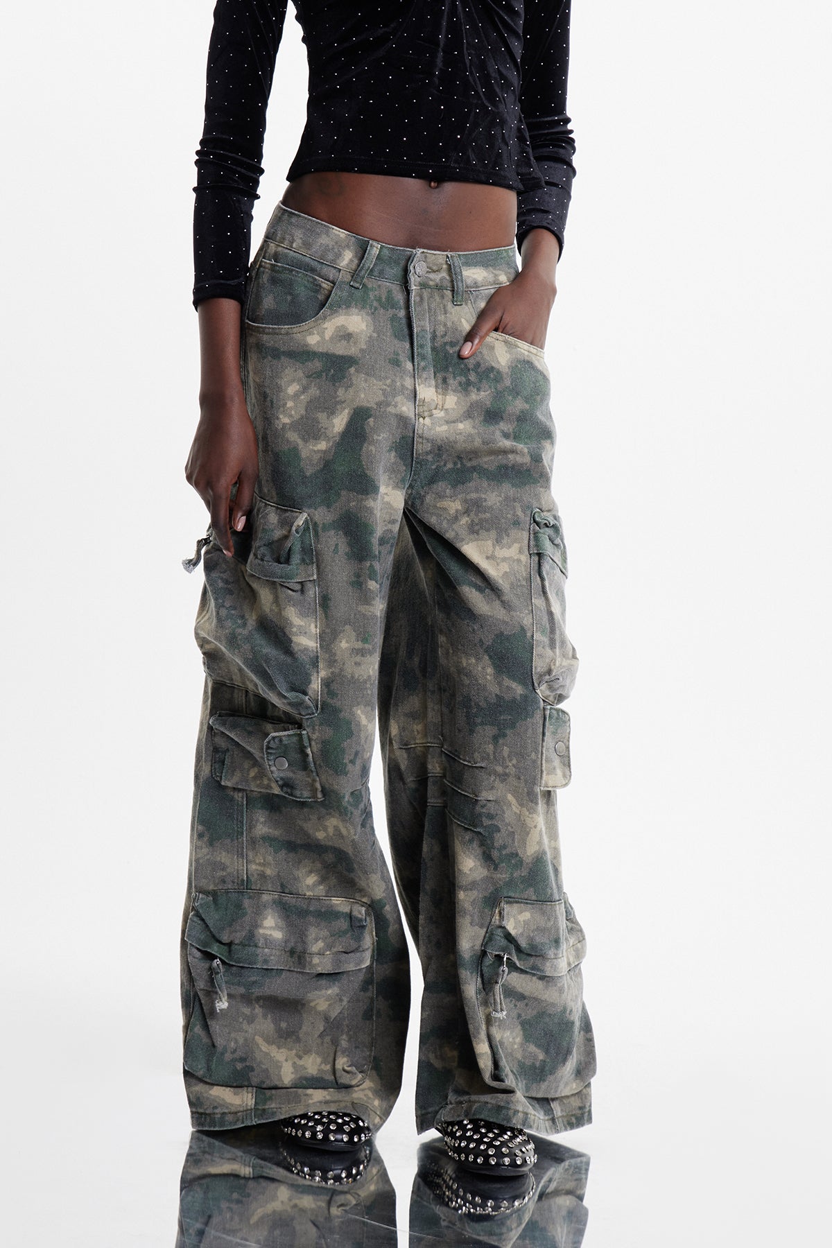 Elay Camouflage Print Cargo Jeans