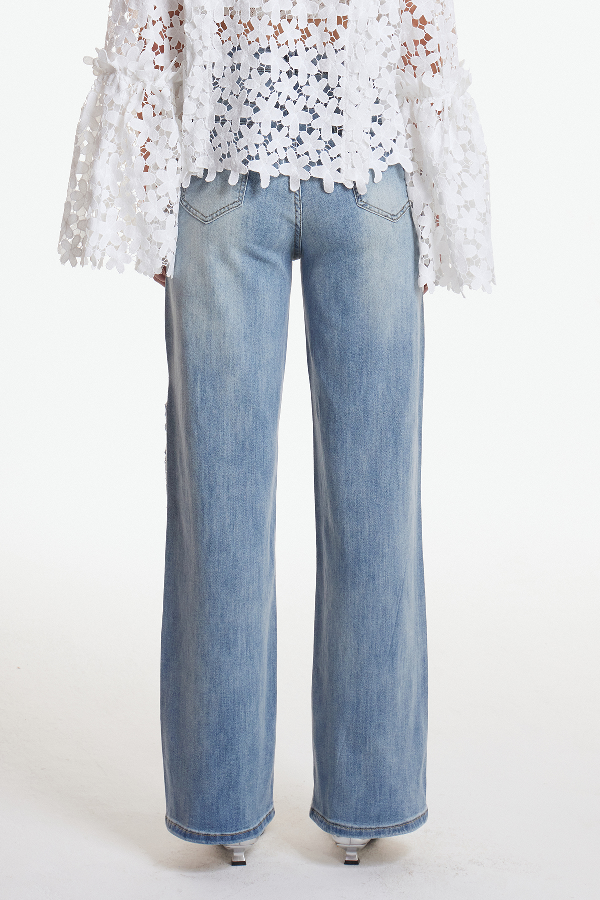 Ercan Rhinestone Flower Cutout Jeans