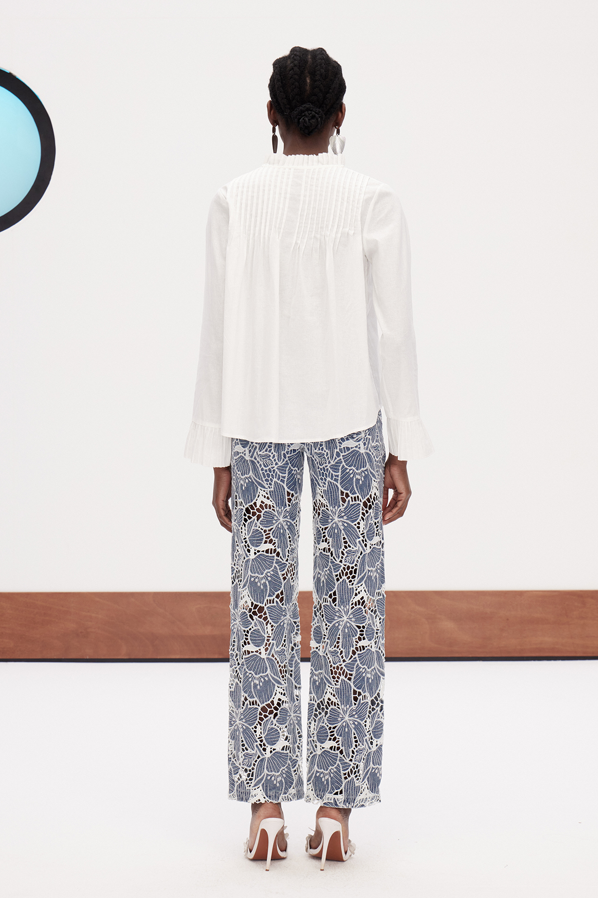 Erjona Flower Cutout Jeans