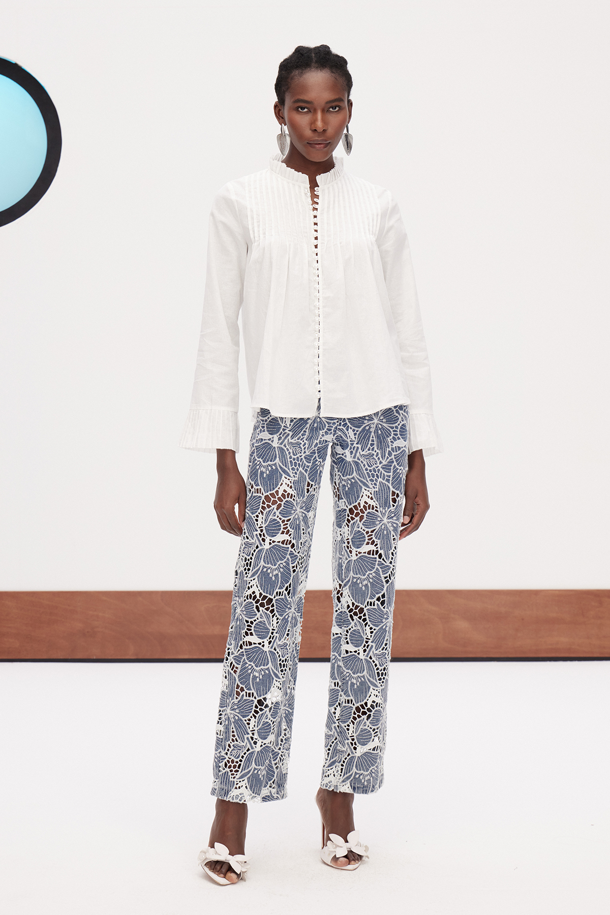 Erjona Flower Cutout Jeans