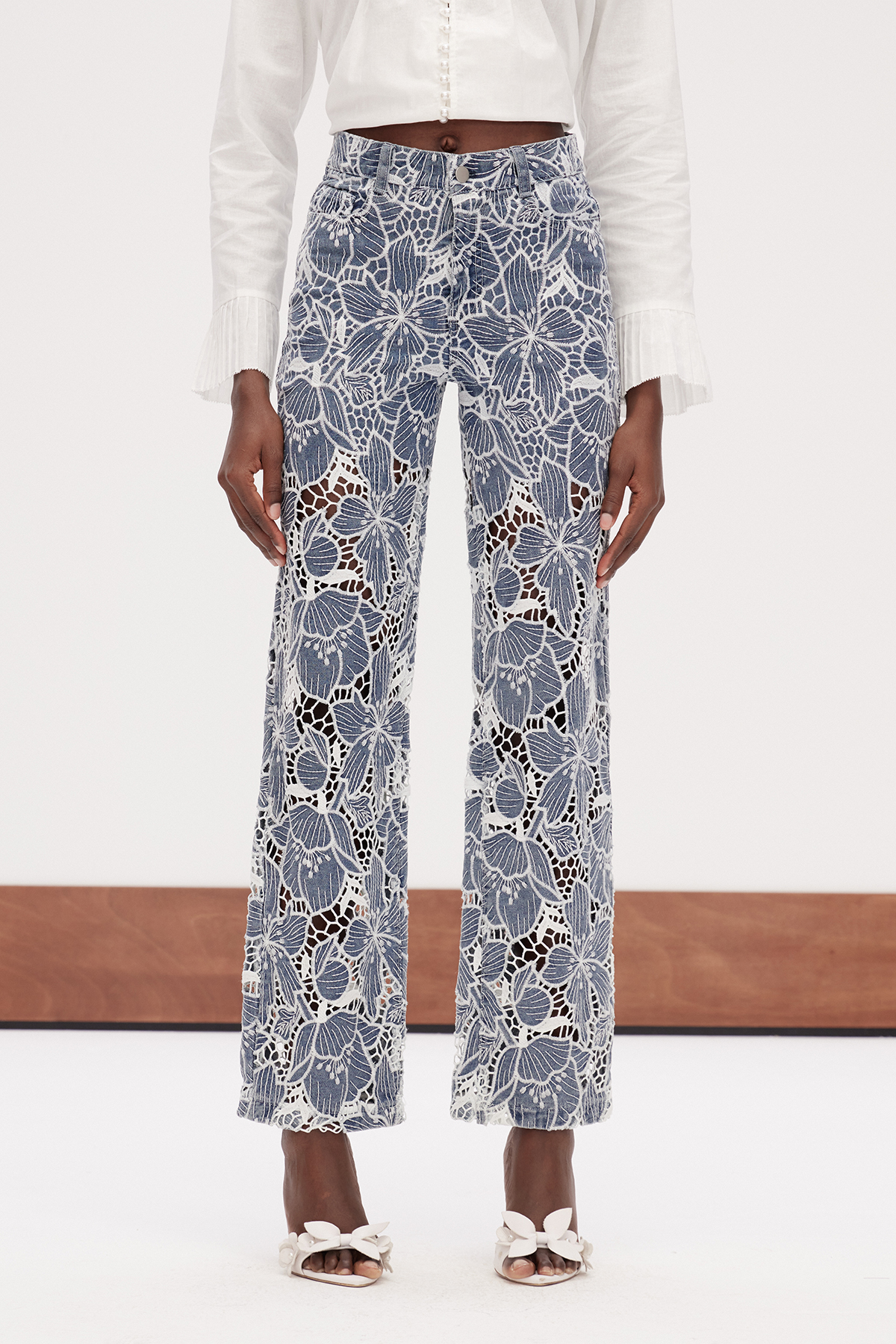Erjona Flower Cutout Jeans