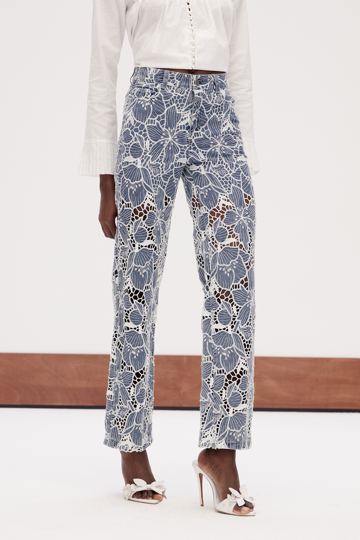 Erjona Flower Cutout Jeans