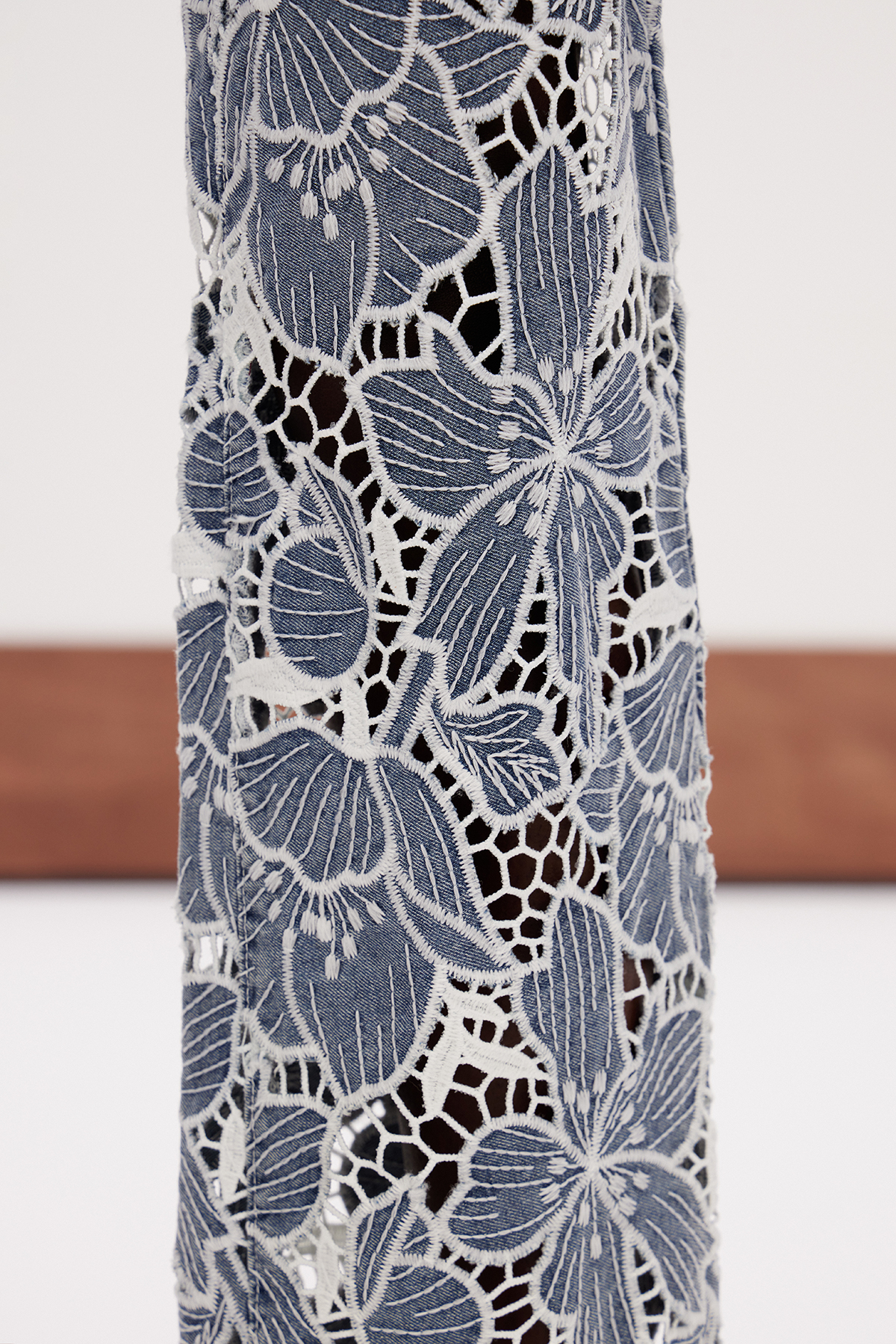 Erjona Flower Cutout Jeans