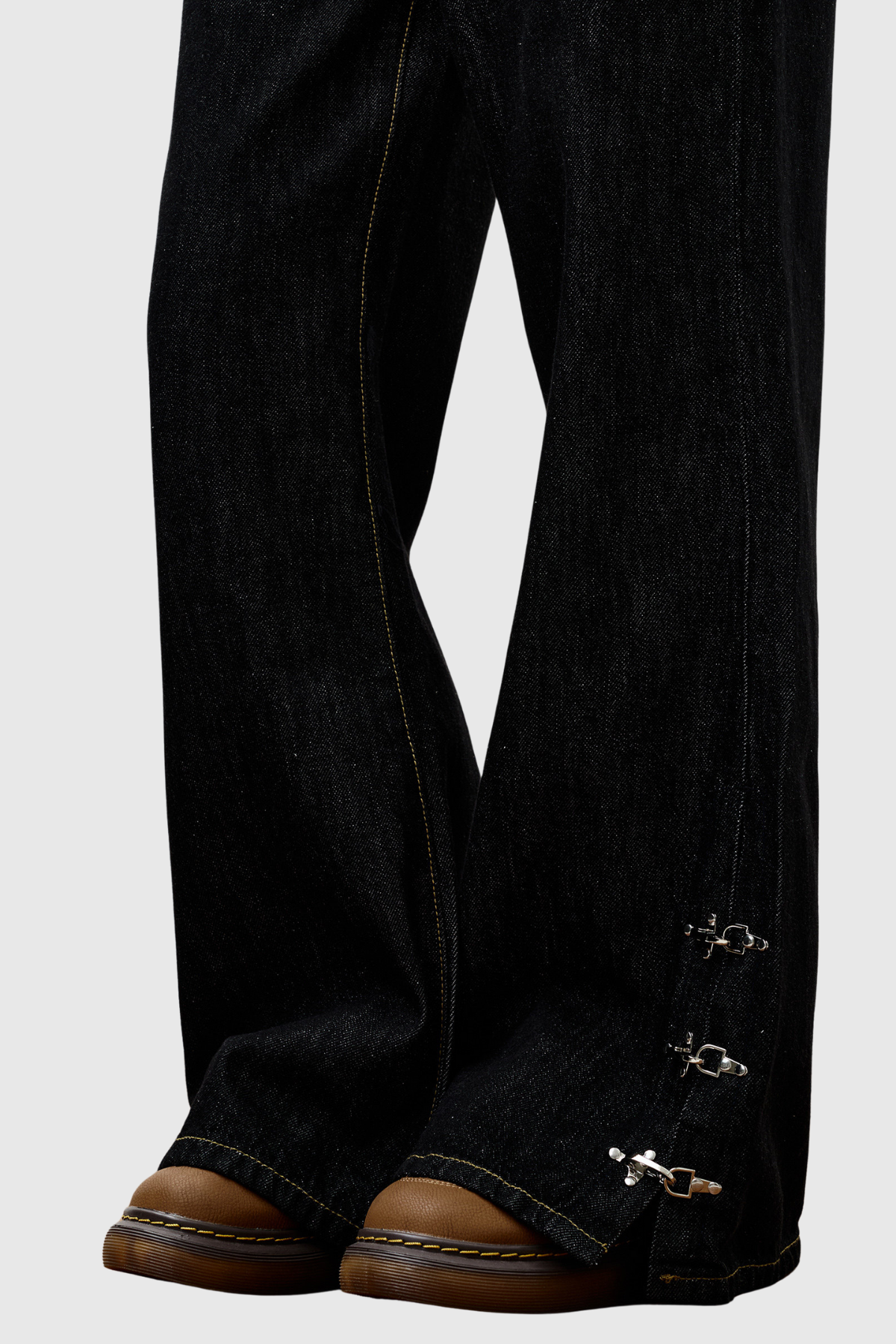 Femme Embellished Barrel Jeans