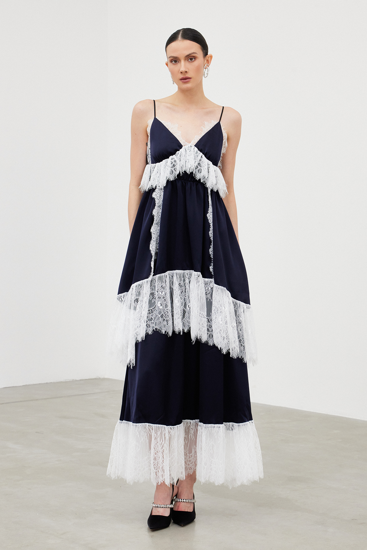 Florencio Spaghetti Lace Tiered Maxi Dress