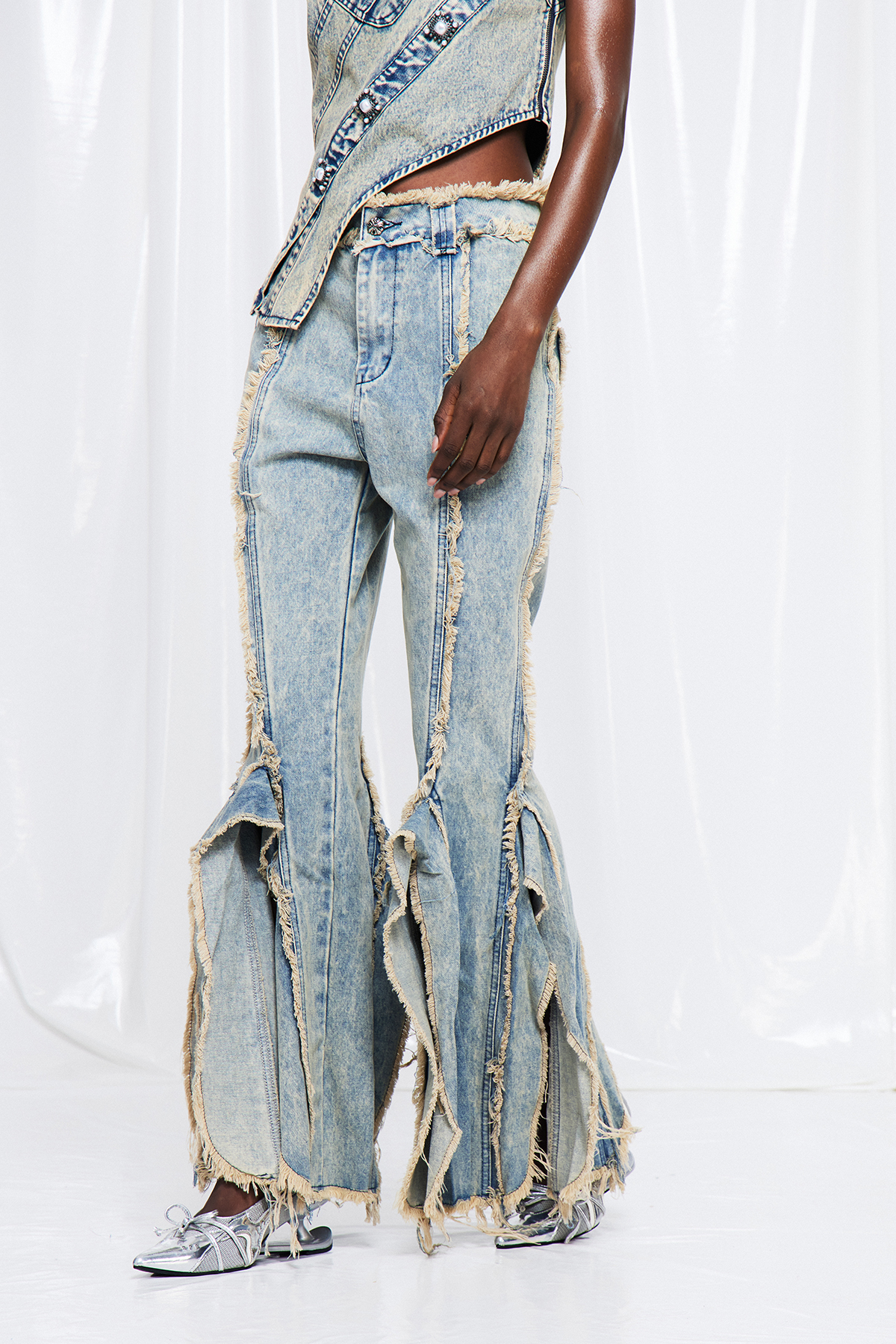 Frīdrihs Split Fringe Jeans