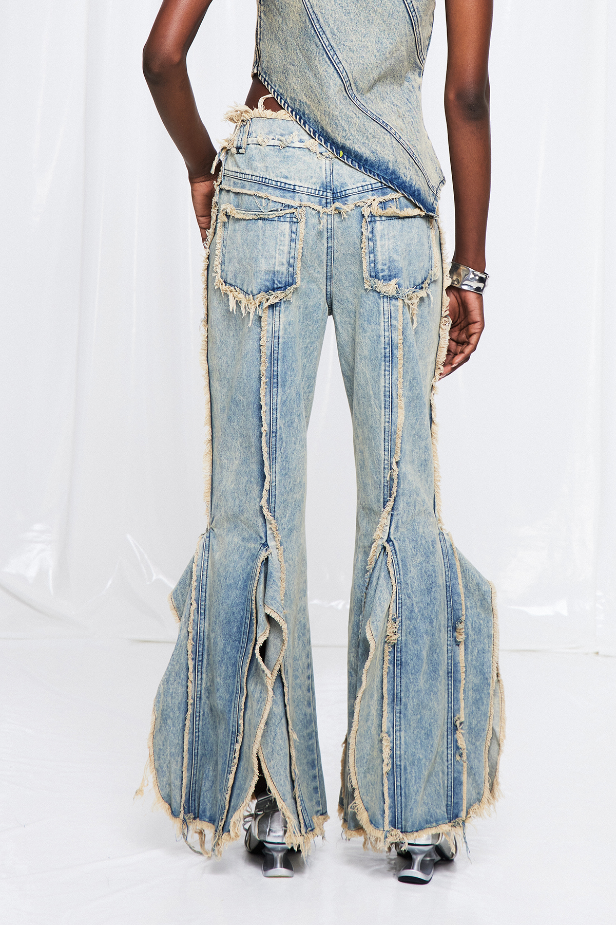 Frīdrihs Split Fringe Jeans