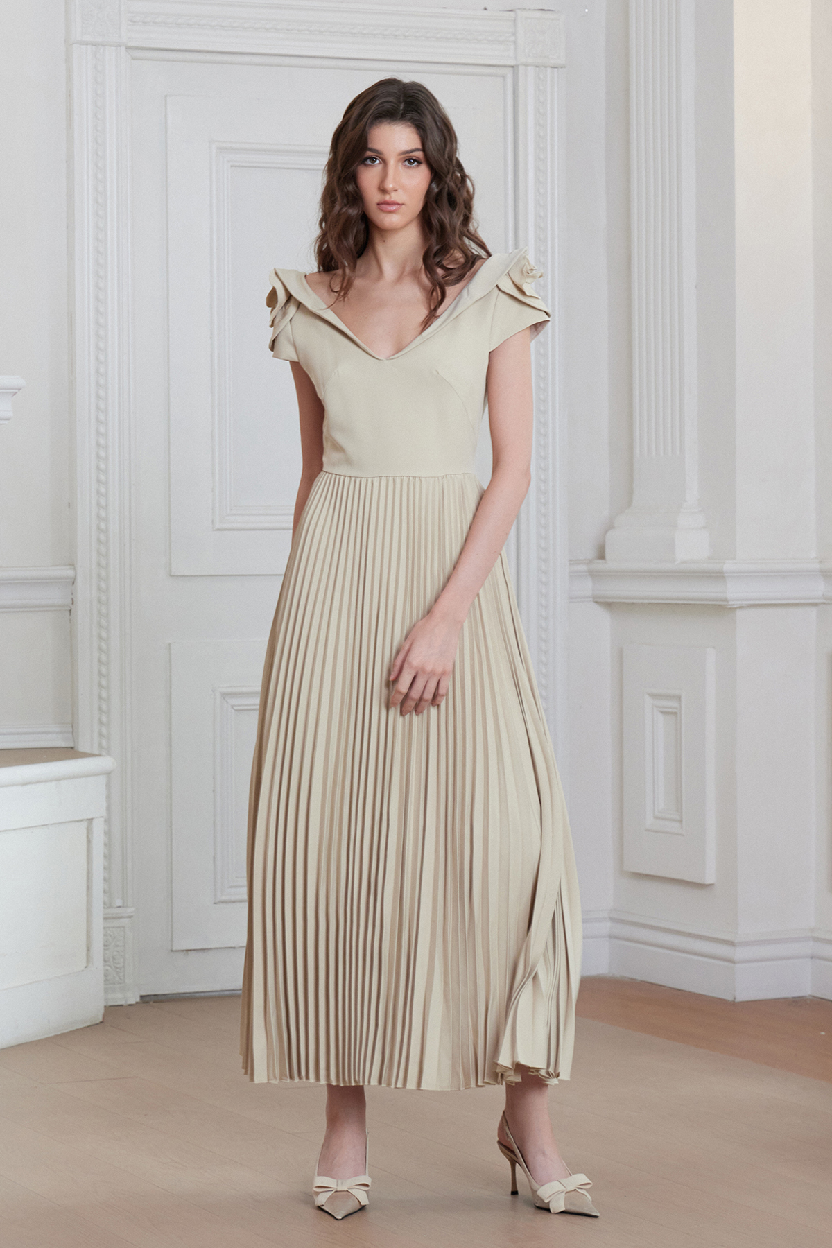 Franciscus V Neck Pleated Maxi Dress