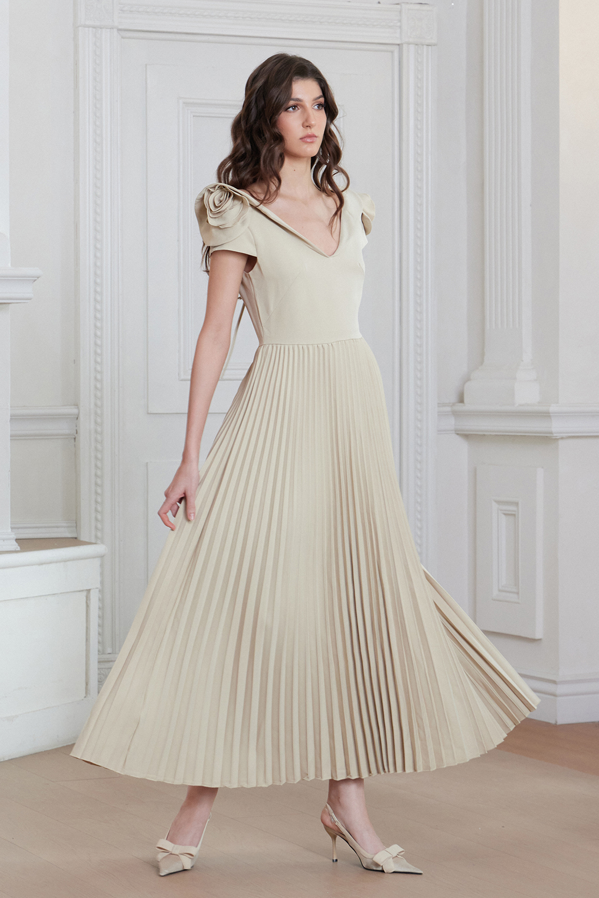 Franciscus V Neck Pleated Maxi Dress