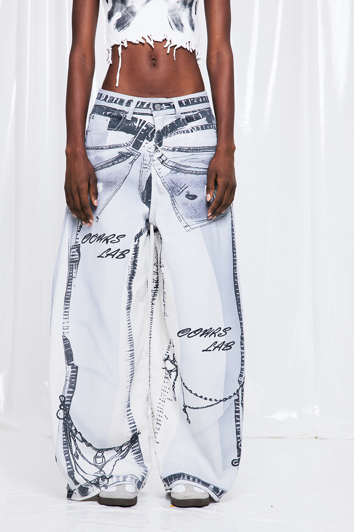 Fredric Bow Print Barrel Jeans