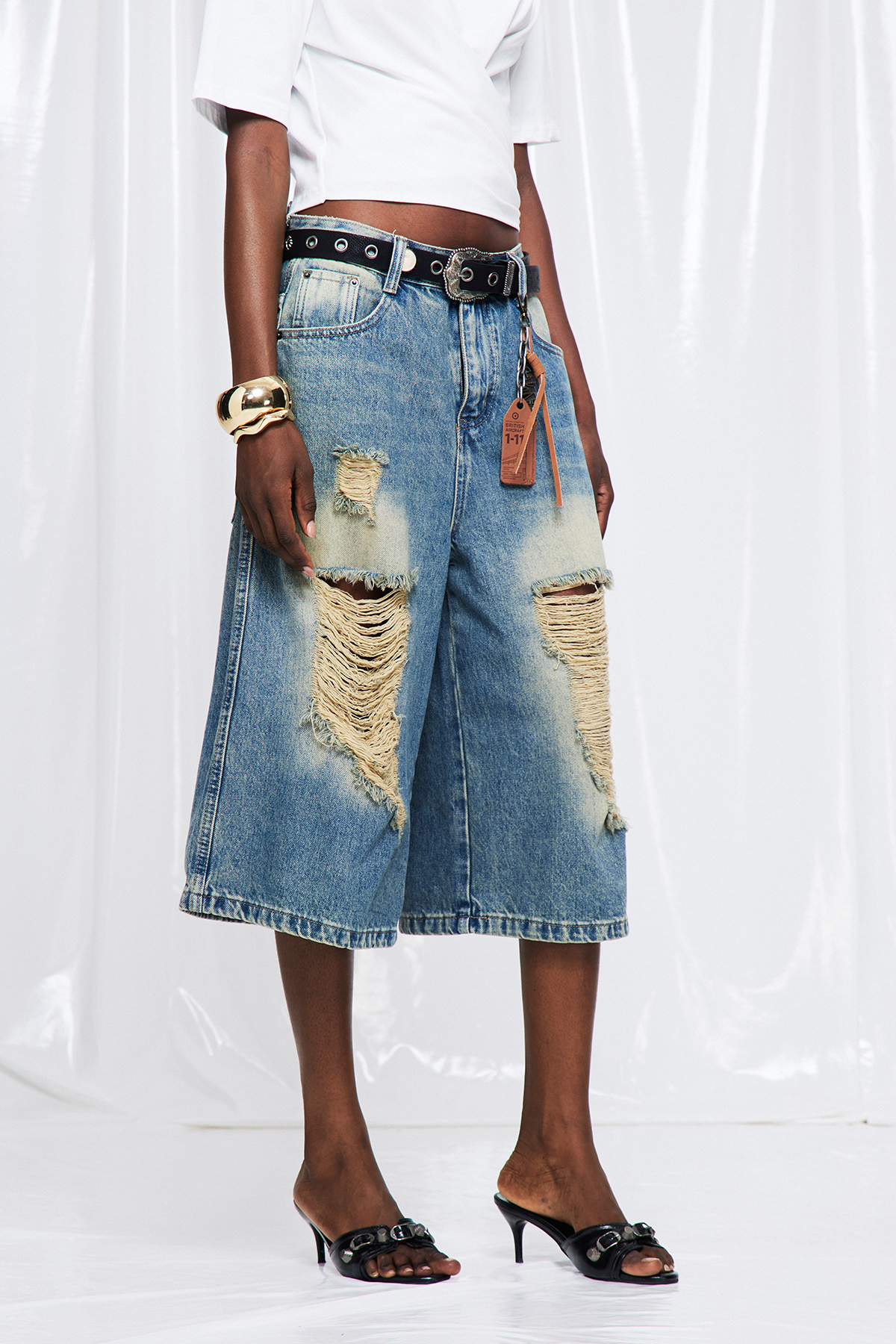 Frijjo Ripped Capri Jeans