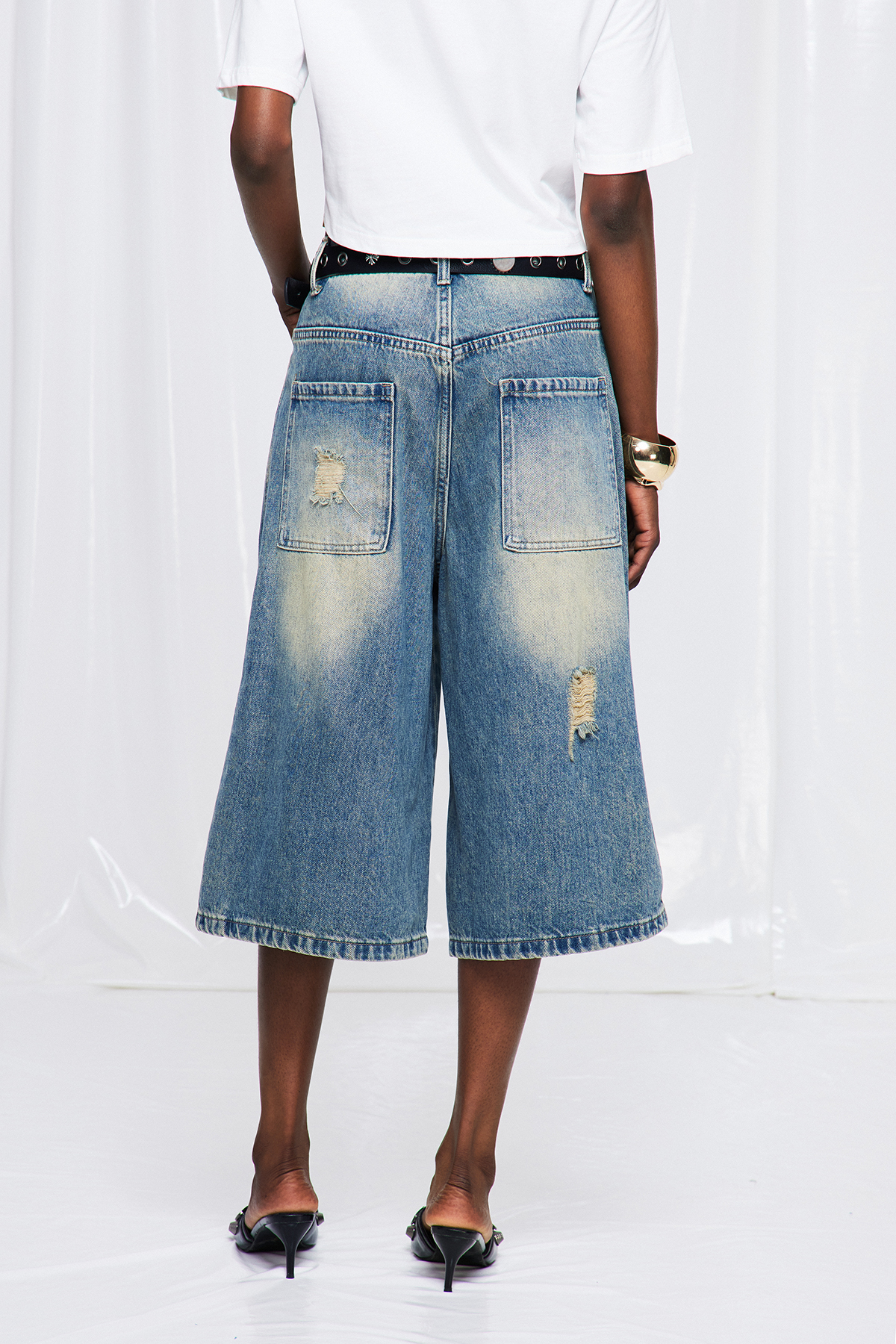 Frijjo Ripped Capri Jeans