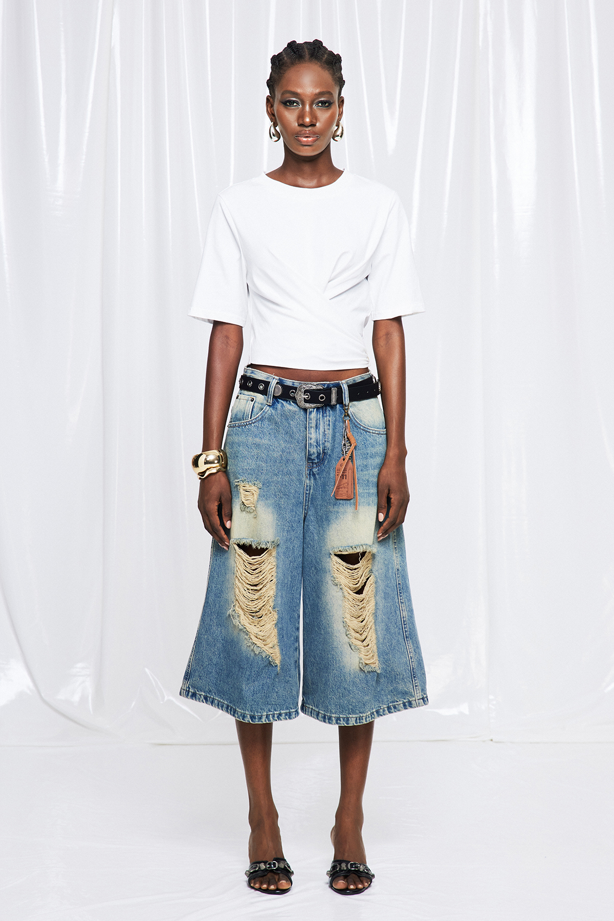 Frijjo Ripped Capri Jeans