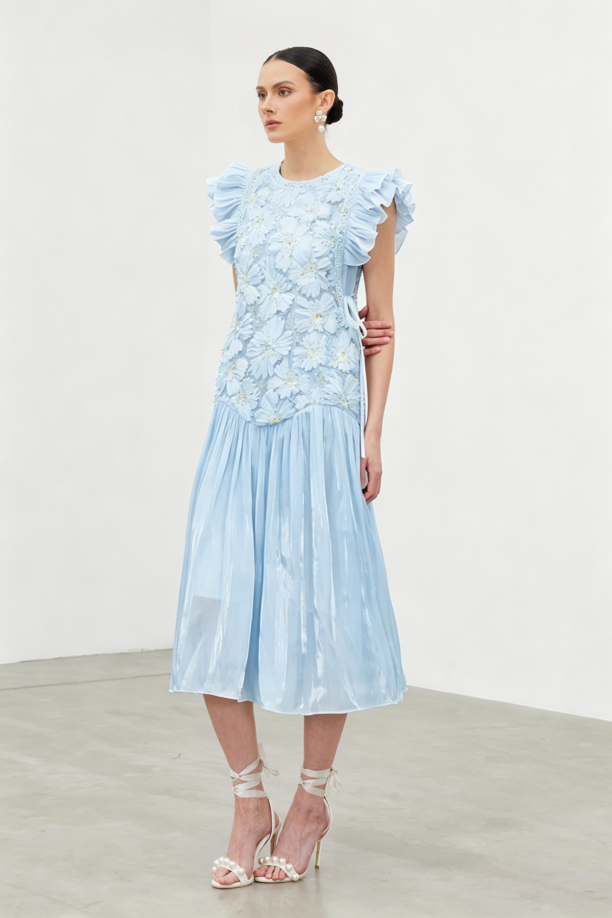 Fyokla Embellished Floral Ruch Midi Dress In Blue
