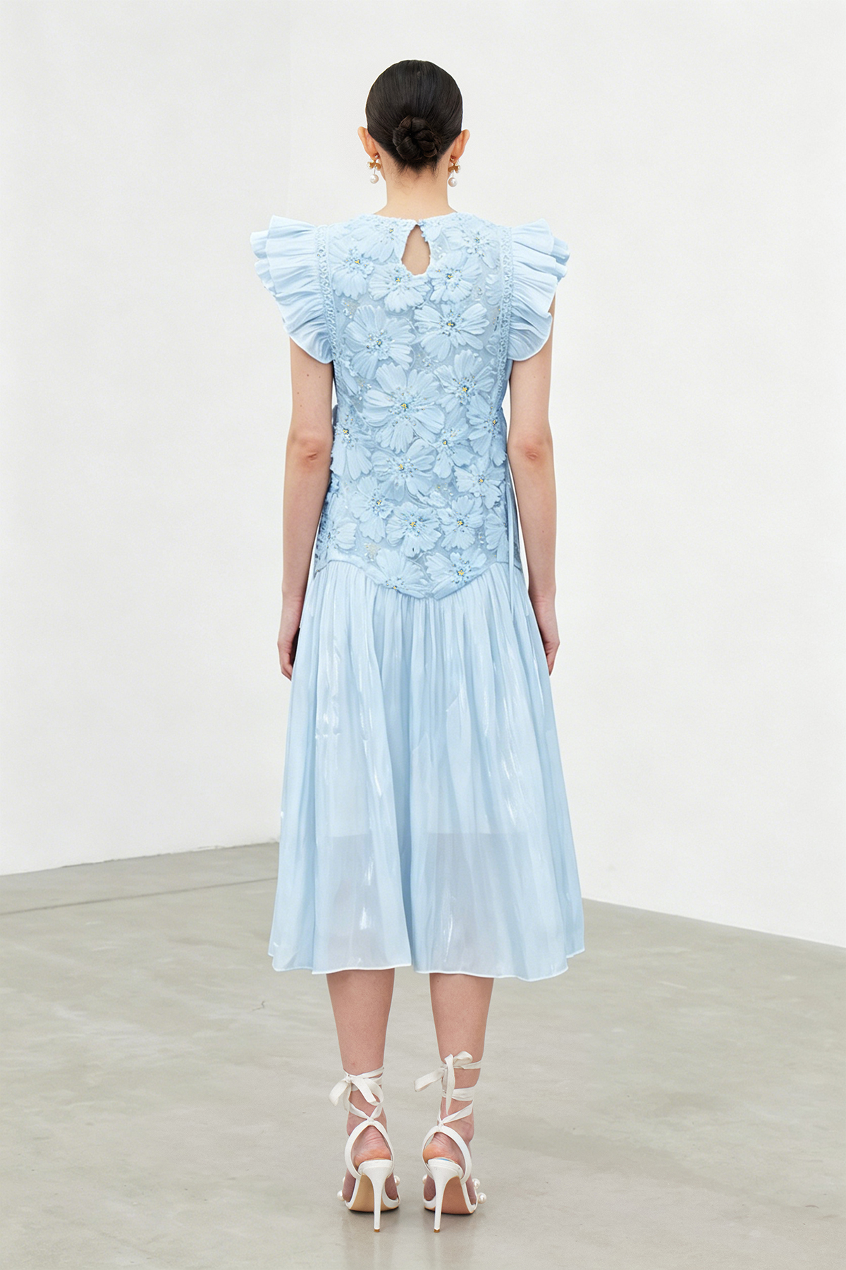 Fyokla Embellished Floral Ruch Midi Dress In Blue